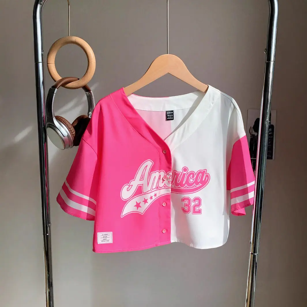 Women's Pink and White Cropped Baseball Jersey Shirt, Short Sleeve Button-Down America 32 Graphic Crop Top, Relaxed Fit Y2K Varsity Sports Streetwear for Game Day, Summer, Festivals and Casual Outfits