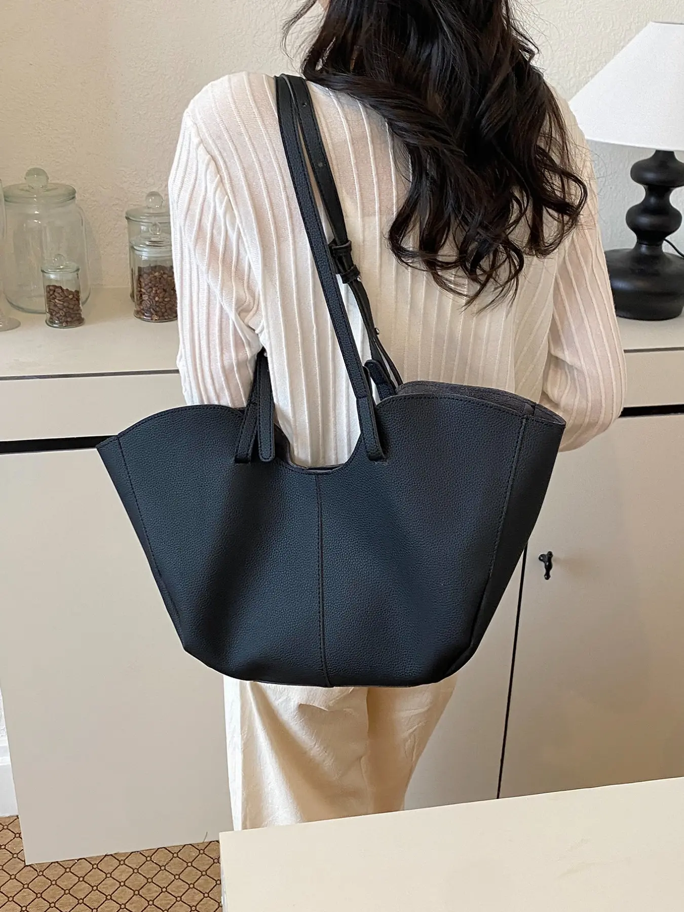 Minimalist PU Leather Tote Bag, Adjustable Strap, Large Capacity, Casual Style, All Seasons, Business Laptop Bag, Women's Handbag