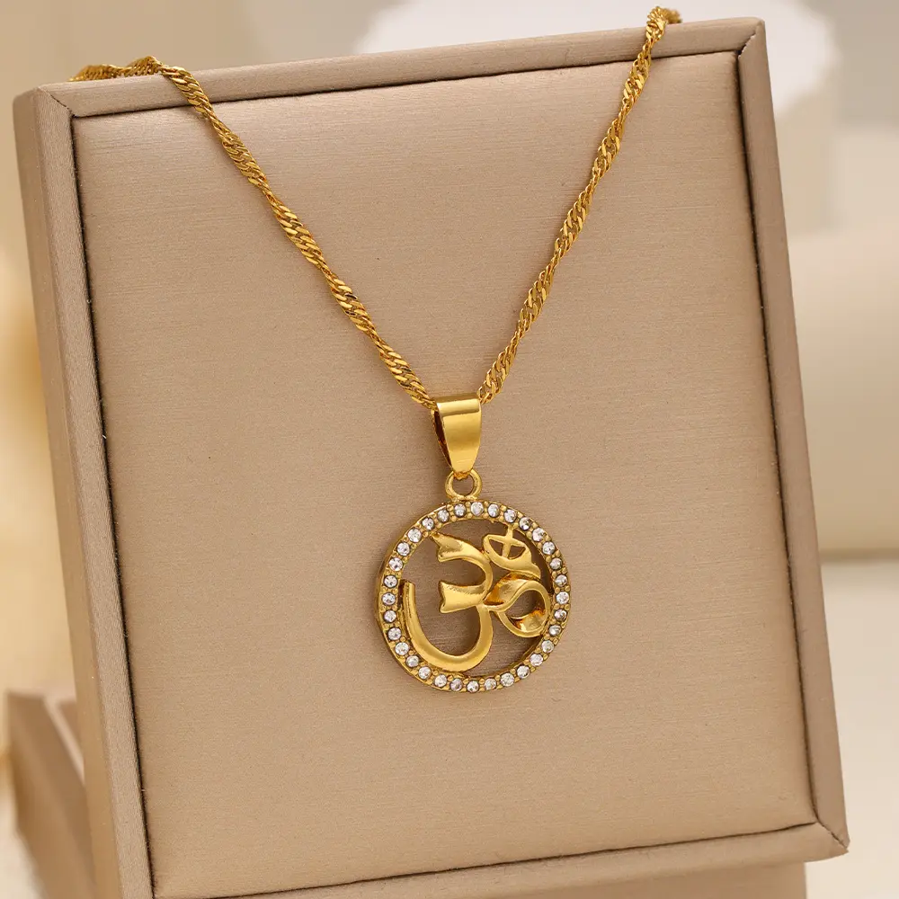 Women's 1pc Gold Circular Om Symbol Crystal Pendant Necklace with Diamond Accents, Adjustable Chain, Spiritual Jewelry for Daily & Festival Wear, Circular Pendant, Daily Wear
