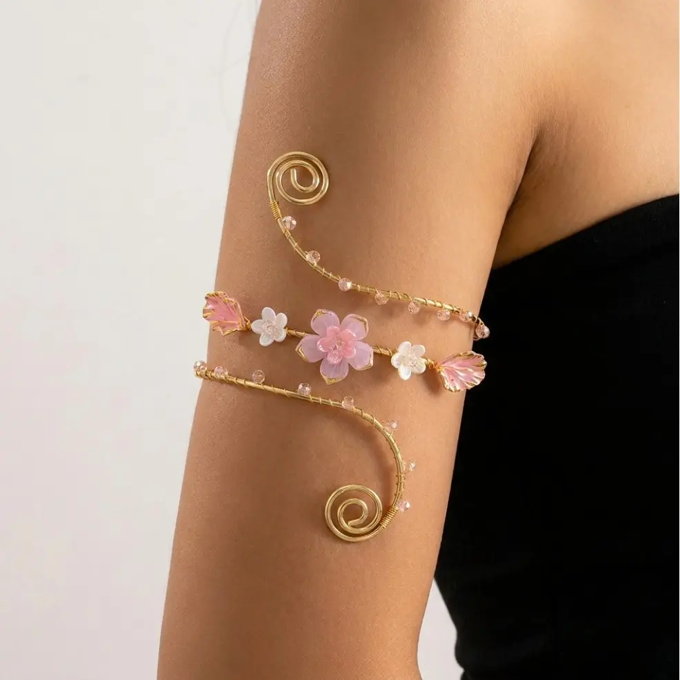 1pc Women's Fashion Arm Cuff, Boho Pink Flower Faux Shell Decor Open Bracelet, Adjustable Fit, Perfect Jewelry Accessory for Dating, Daily Parties & Music Festivals, Ideal Friendship & Holiday Gift
