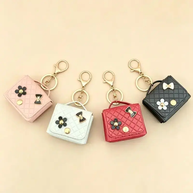 Quilted PU Leather Compact Mini Square Keychain Bag Pendant - Flower Bow Decor, Quilted Texture Stylish Keychain, Practical Small Storage Pouch, Organizes Daily Items, Perfect Gift for Friends and Family, Premium Portable Zip Accessory, Backpacks, Car Key