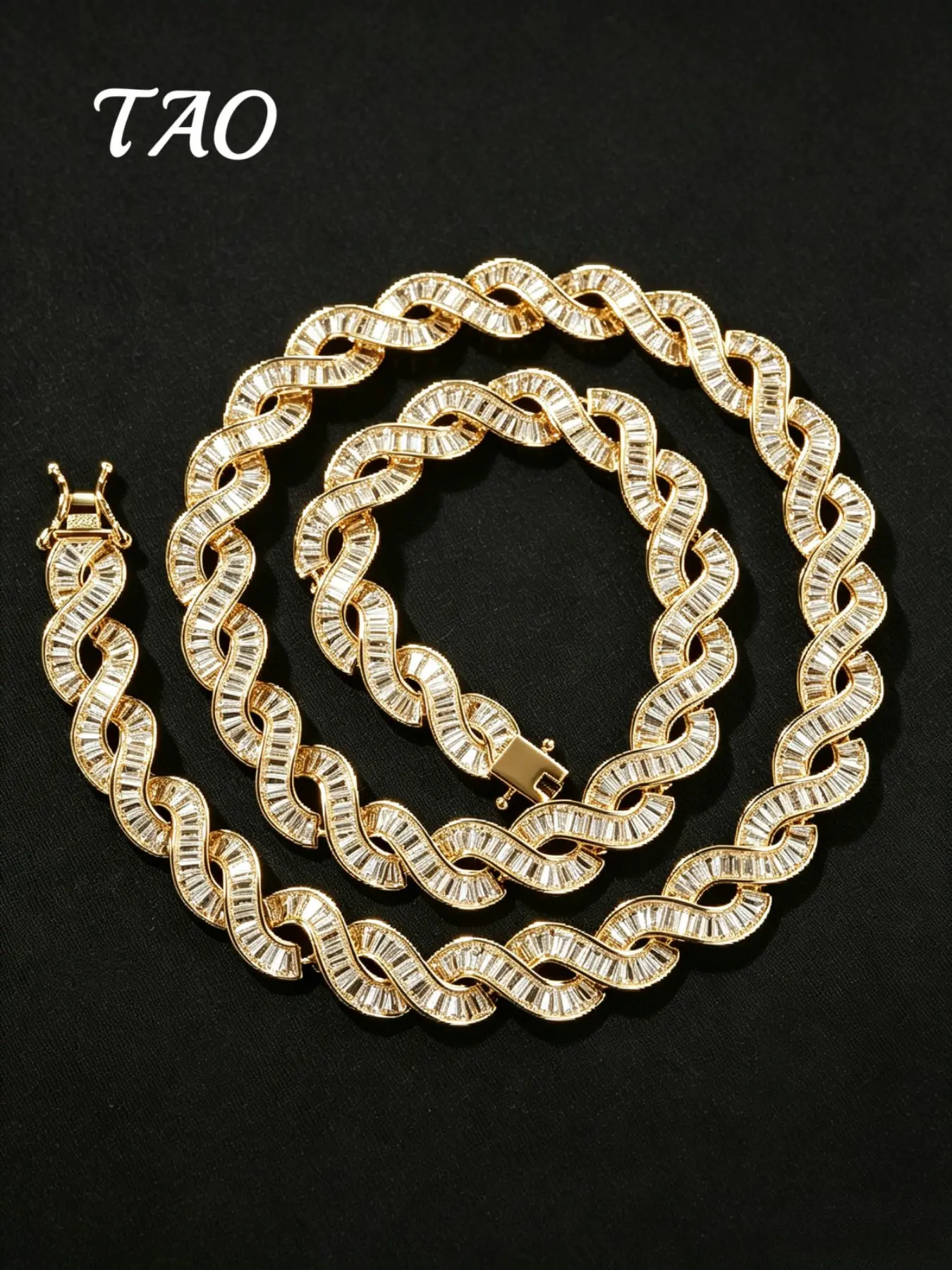 Creative Luxury Dna Infinity Spiral Necklace, 10mm Wide, Copper Inlaid 5a Zircon, Hip Hop Style, Unisex, Couple Jewelry, Fashionable