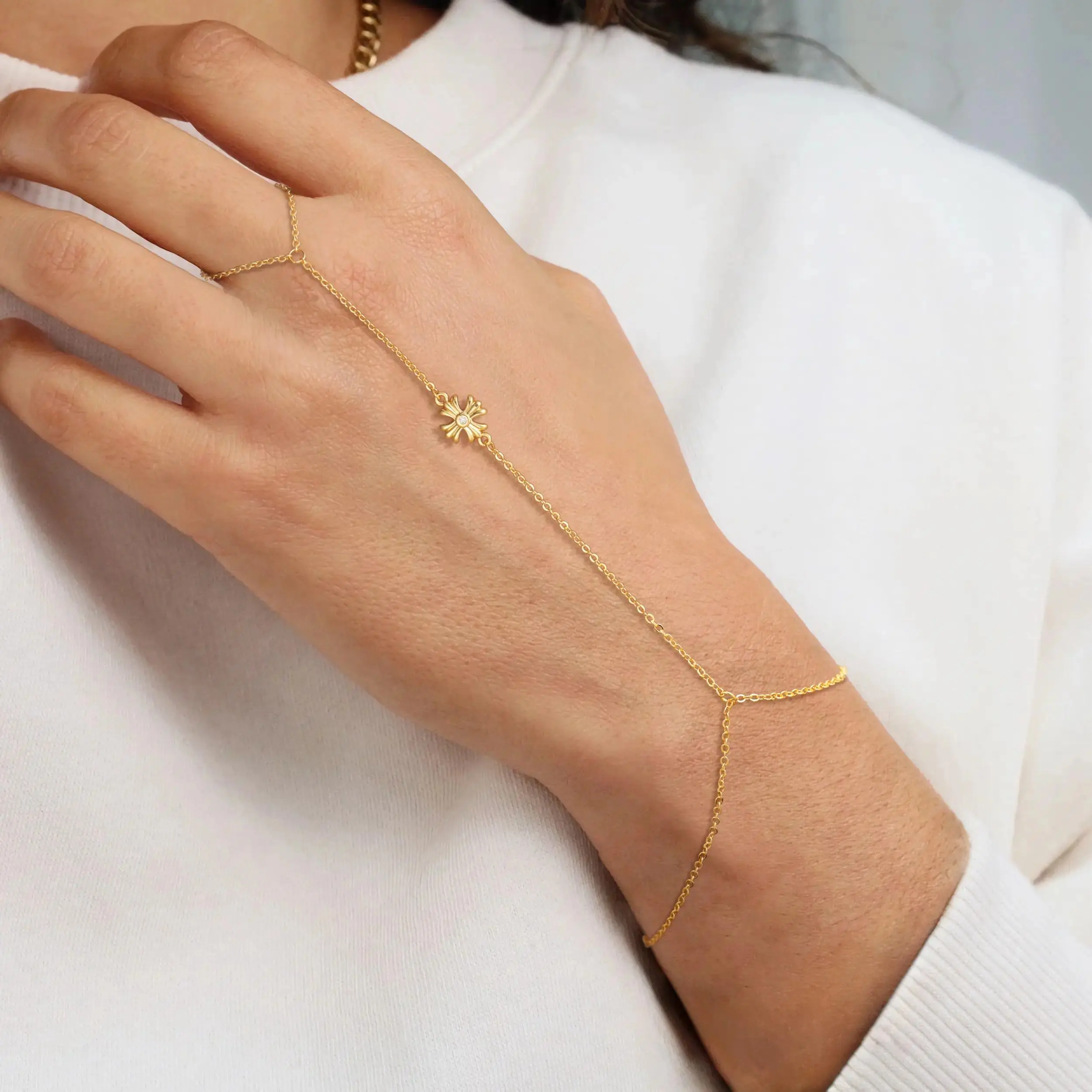 Diamond Ring Bracelet for Women, Elegant Gold Hand Chain with Finger Ring, Trendy Dainty Hand Jewelry Set, Minimalist Luxury Chain Bracelet Ring Combo, Hypoallergenic Fashion Accessory for Daily Wear, Party, Date Night & Gift for Her