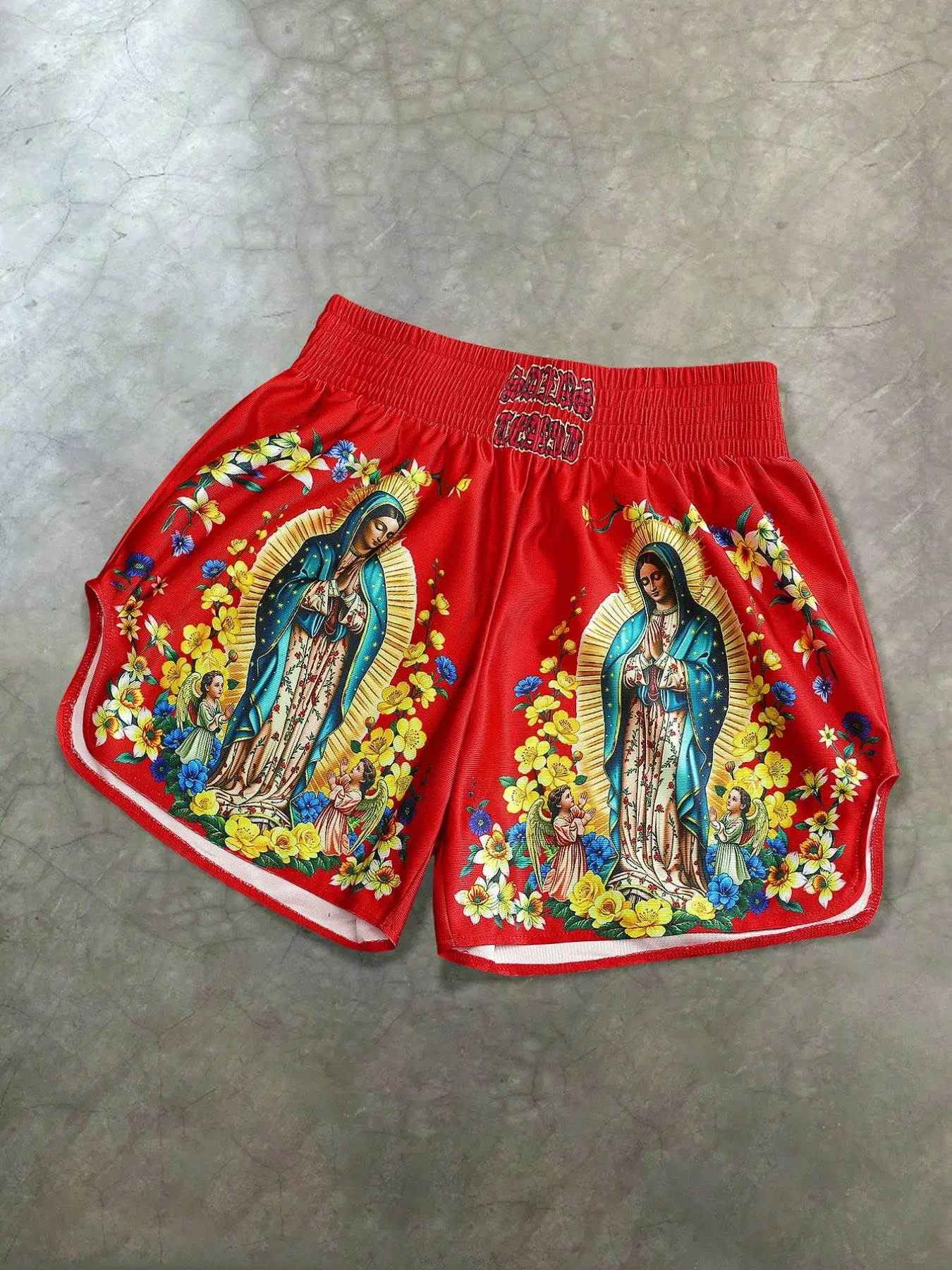 1 Piece Red Virgin Mary Graphic Muay Thai Shorts Unisex Breathable Combat Sport Shorts For Men Women Gym Workout Fighting Graphic Fitness Shorts Workout Exercise Shorts