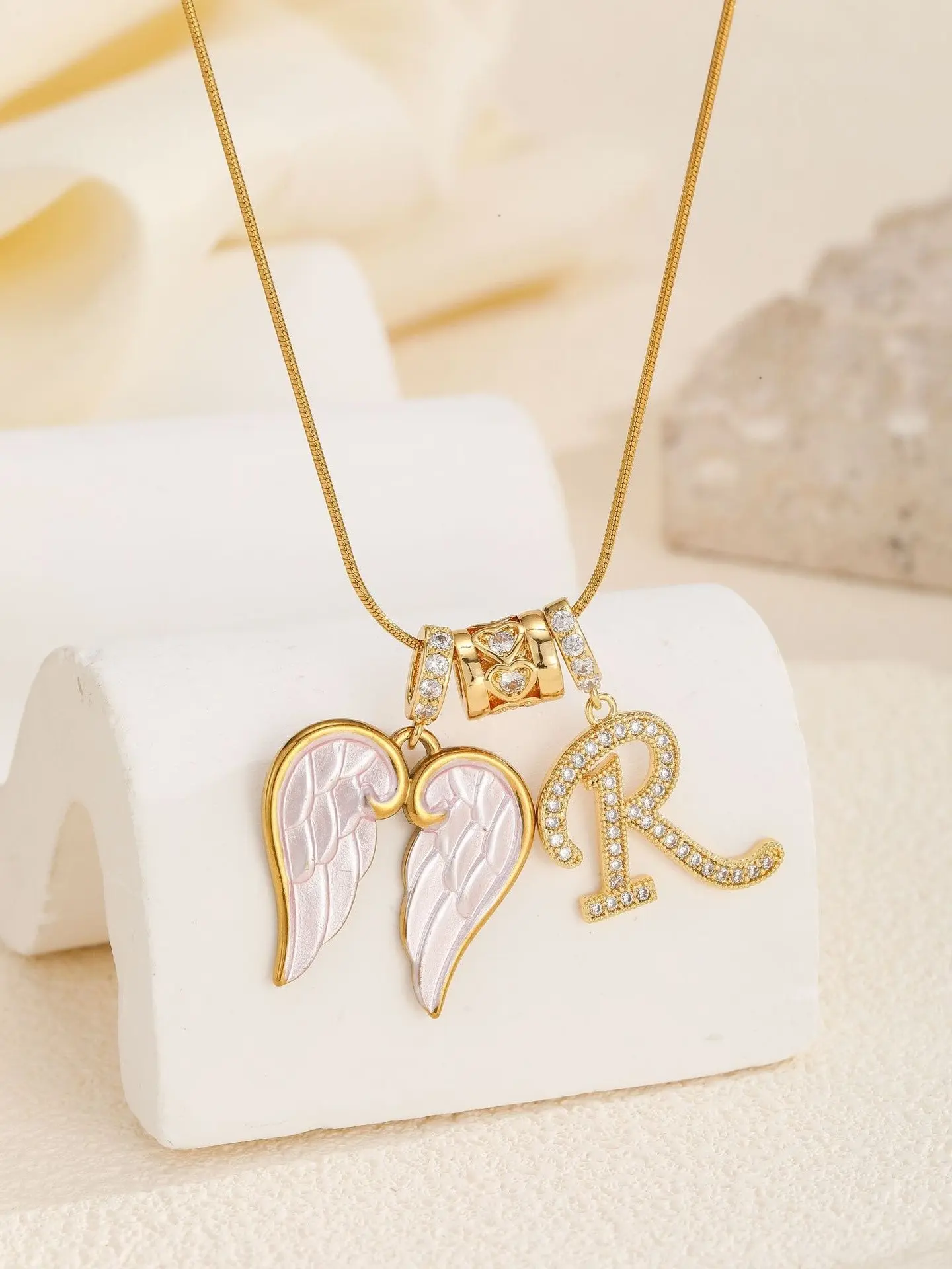 26 Letter Zircon Wing Necklace, Letters Necklace, Initial Necklace Jewelry, Elegant Chain Print, Perfect Gift for Mom or Girlfriend, Ideal for All Seasons, Fashionable Jewelry