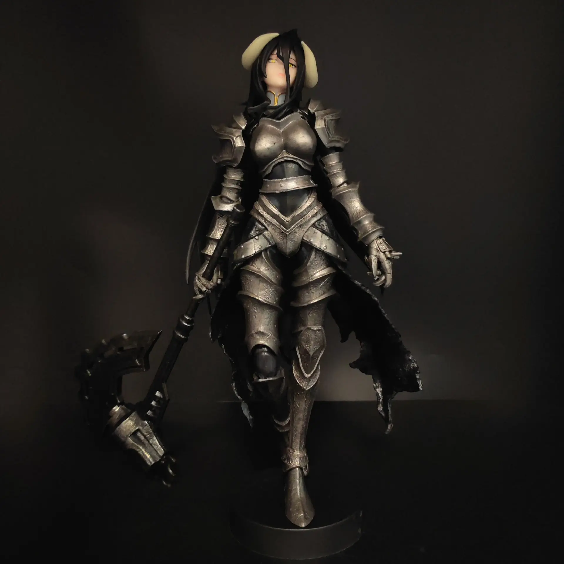 Undead King Yaribed Armor Girl Figure Model, Desktop Car Ornament, Collectible Handmade Doll, Unique Design, Perfect Gift, Collectible Figurine, Decor Figurine
