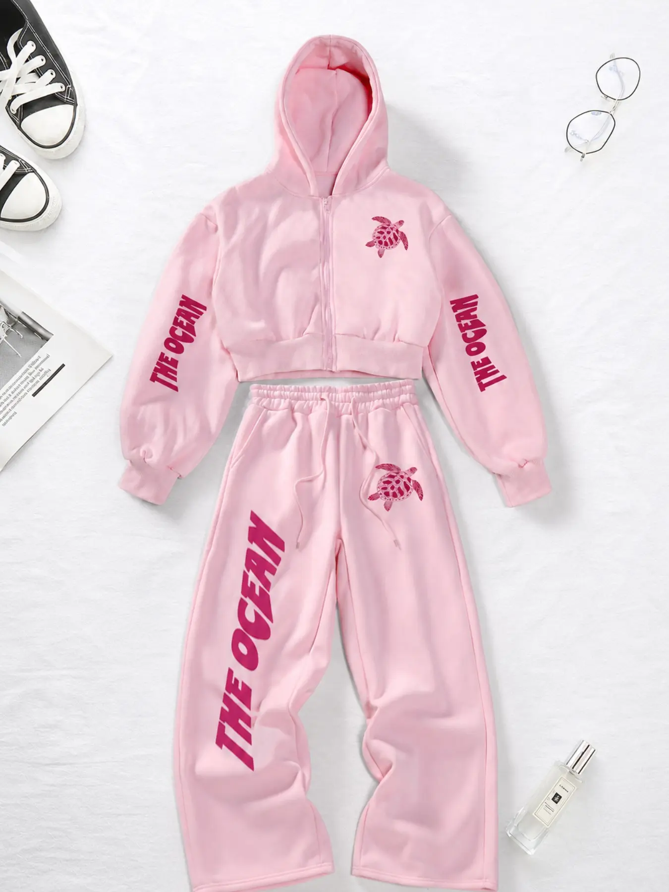 Women's Pink Turtle & THE OCEAN Letter Print Cropped Zip Up Hoodie & Wide Leg Sweatpants 2 Piece Outfit, Soft Fleece Fabric, Y2K Casual Tracksuit Matching Co-Ord Set, Cozy Fleece Sweatsuit