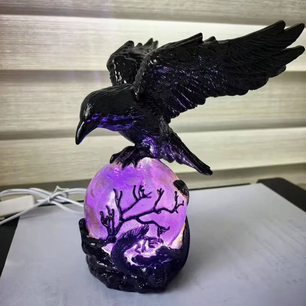 Gothic Resin Crow Night Light, USB-Powered Crow Table Lamp with Magenta Glowing Thorn Orb. Dark Vintage Decor Bedside Lamp. Suitable for Christmas and year-round decor. A unique gift for goth collectors, book lovers and Halloween enthusiasts.