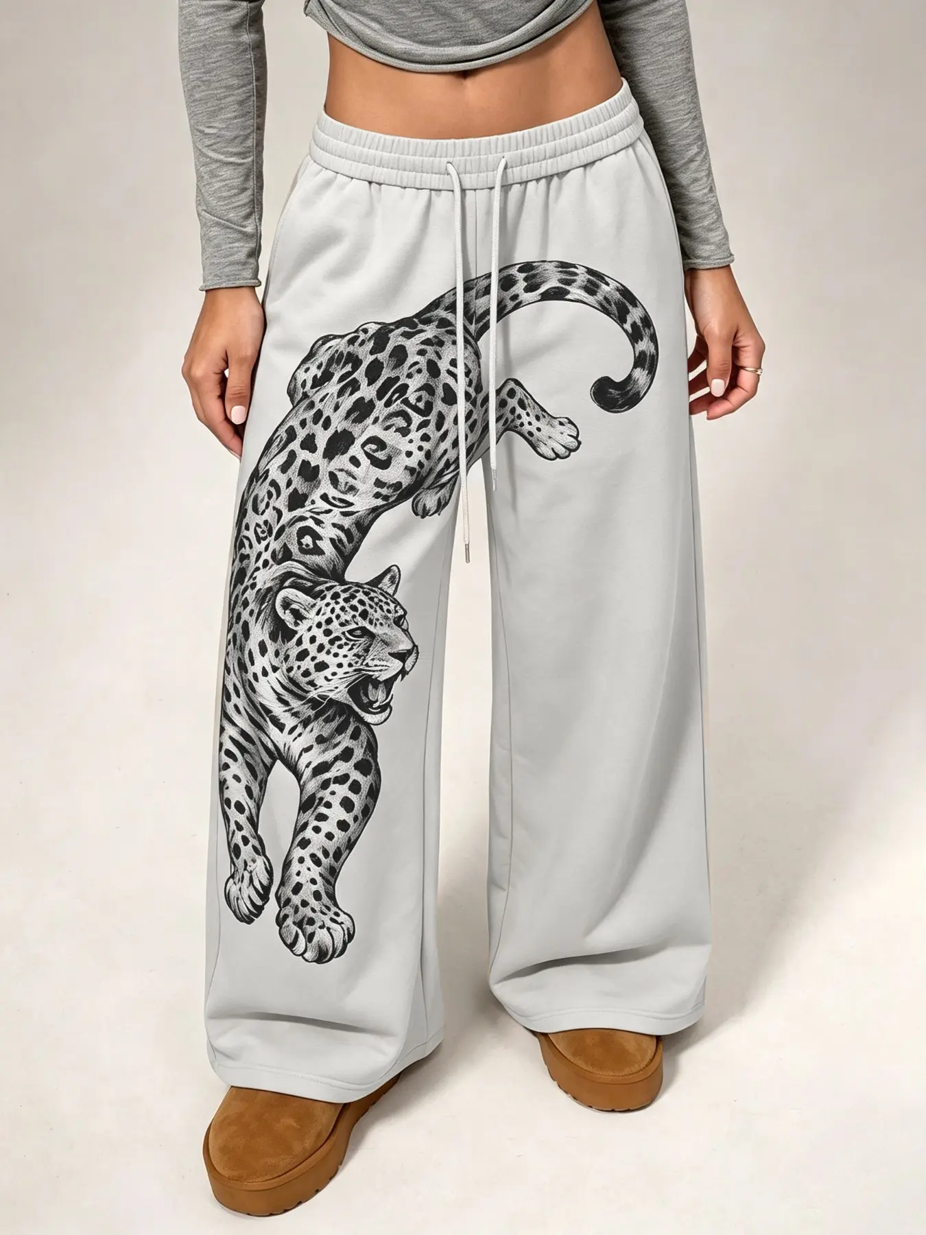 Women Heather Gray Wide Leg Baggy Sweatpants, Sketch Leopard Graphic Drawstring Joggers, Casual Streetwear Loose Trousers