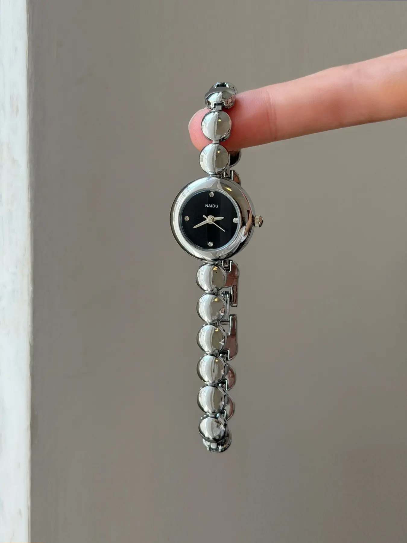 Vintage Round Bean Bracelet Watch, Elegant Lady Analog Quartz Wrist Watch, Unique Design, All-Season Accessory, Gift for Valentine's Day