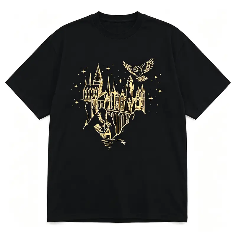Women's Oversized Starry Wizarding Castle Graphic Tee - Casual Short-Sleeve Crew Neck T-Shirt with Stylish Fit