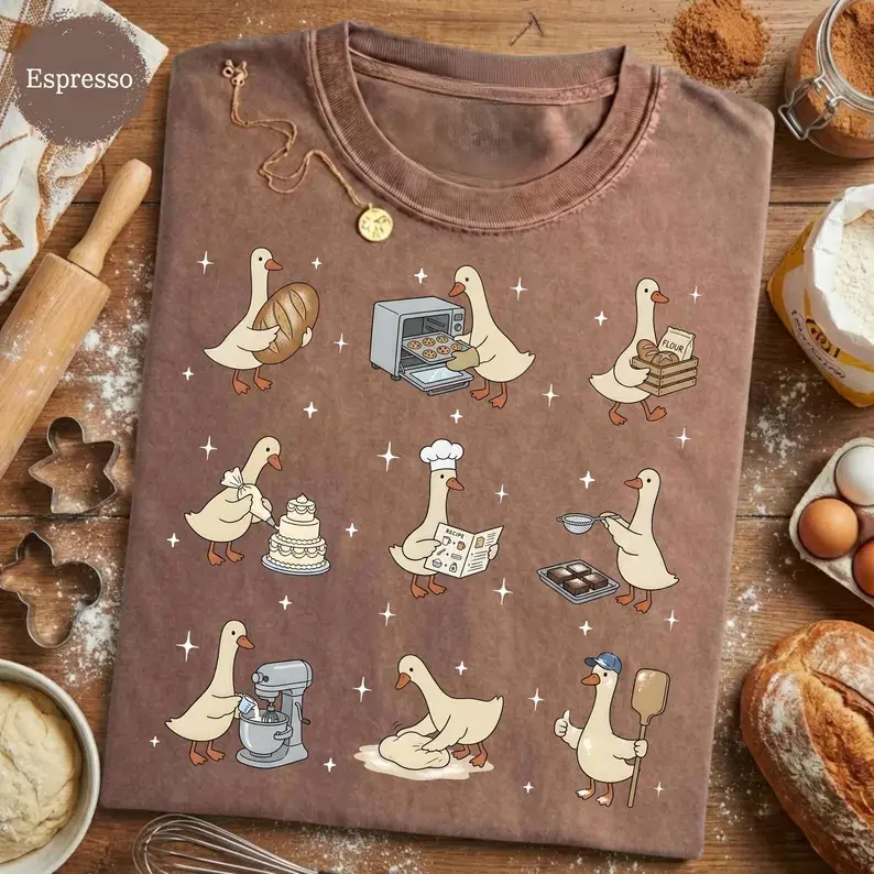 Men's Cotton Baker Silly Goose Short-Sleeve T-Shirt - Breathable Fabric, Oversized Fit, Pastry Chef Print Piece, Streetwear Baking Gift Idea, Shortsleeve, Graphic, Round Neck, Relaxed Fit, Pastry Print, Reinforced Stitch, Funny, Casual, Classic, Menswear,