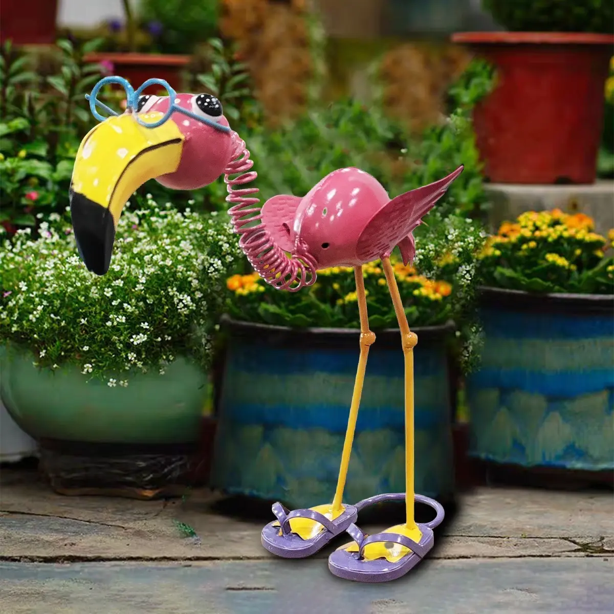 1PC Flamingo Metal Garden Statue, Outdoor Yard Decor Ornament with Creative Flamingo Design, Durable Metal Lawn Art Stake for Patio, Garden, Balcony and Home Decoration, Unique Landscape Accessory Gift for Garden Lovers, Metal Birds Sculptures