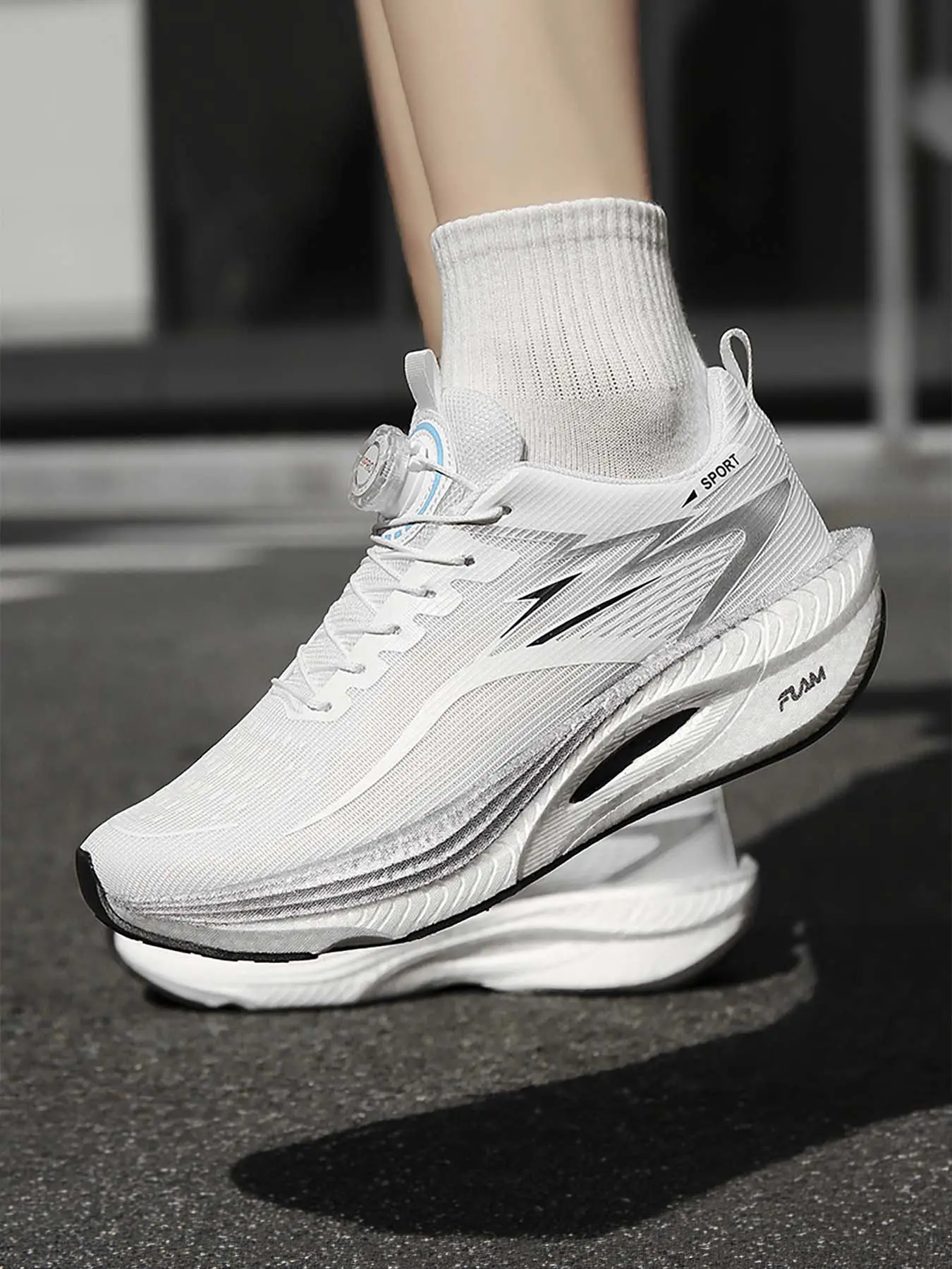 Women's Fashion Button Closure Mesh Sporty Running Shoes, Shock Absorption Rebound Sports Shoes, Lightweight Anti-Slip Tie-Free Fashionable Running Shoes, Outdoor Athletic Sports Shoes, Cushioned Running Shoes