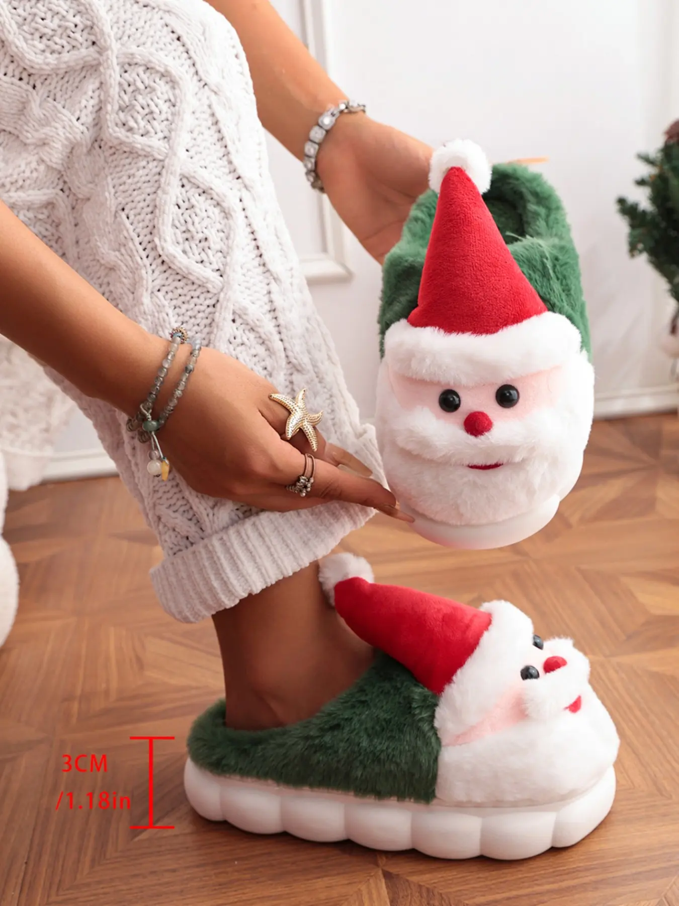 Christmas Santa Cartoon Plush Slippers for Women, Warm Anti-Slip Home Shoes, Festive Party Gift, Cozy Indoor Footwear