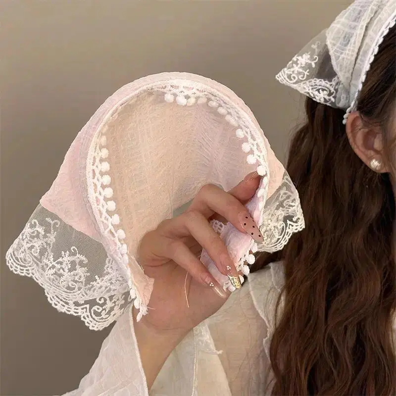 Lace Triangle Head Scarf for Women's Fashion, French Chic Boho Wear Hair Band with an Elegant Floral Lace Edge, Elegant Look, Elegant Edge, Fabric Scarf