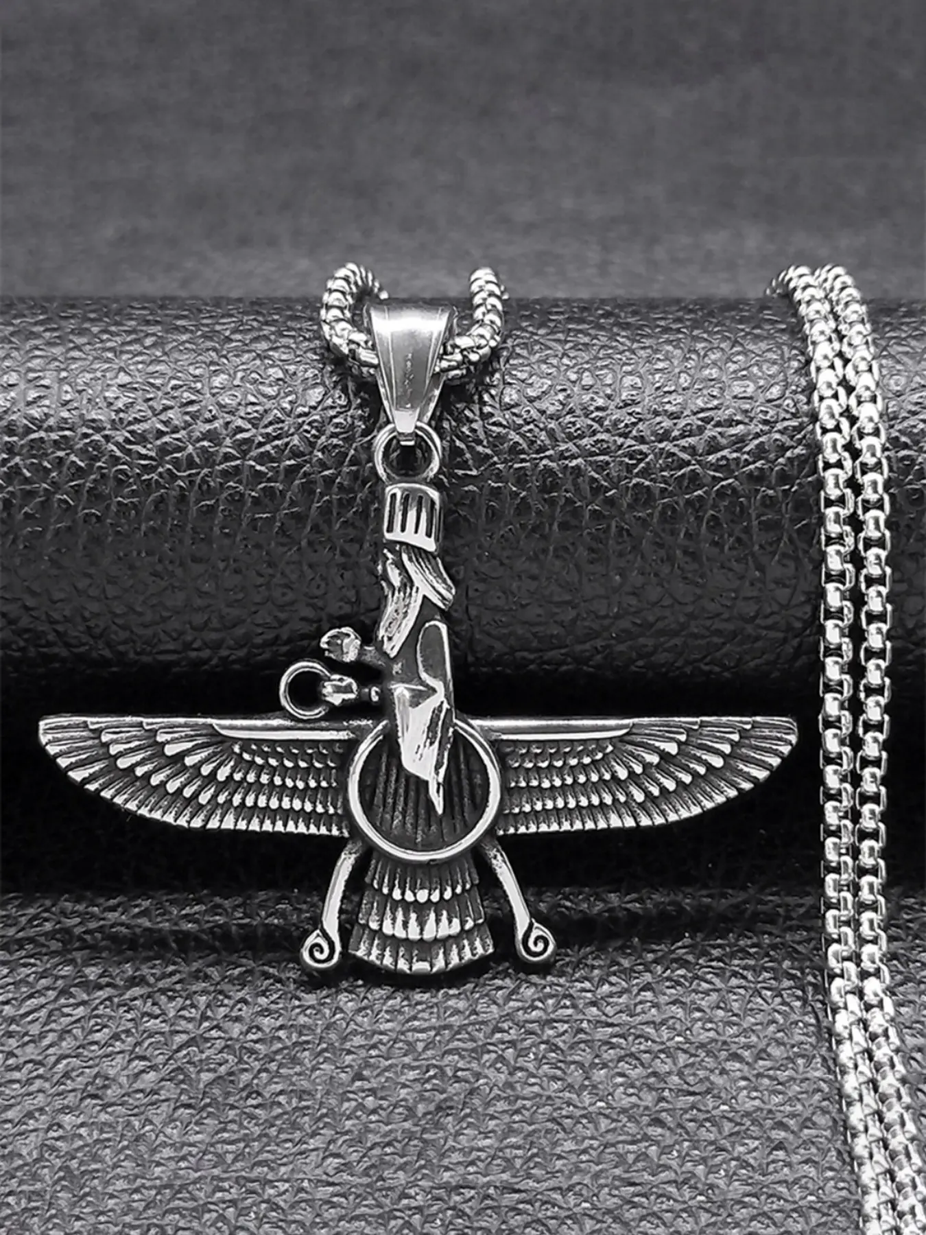 Farvahar Ahura Persia Symbol Zoroastrian Necklace for Women Men Stainless Steel Ancient Amulet Chain Jewelry colar Casual Style Necklaces