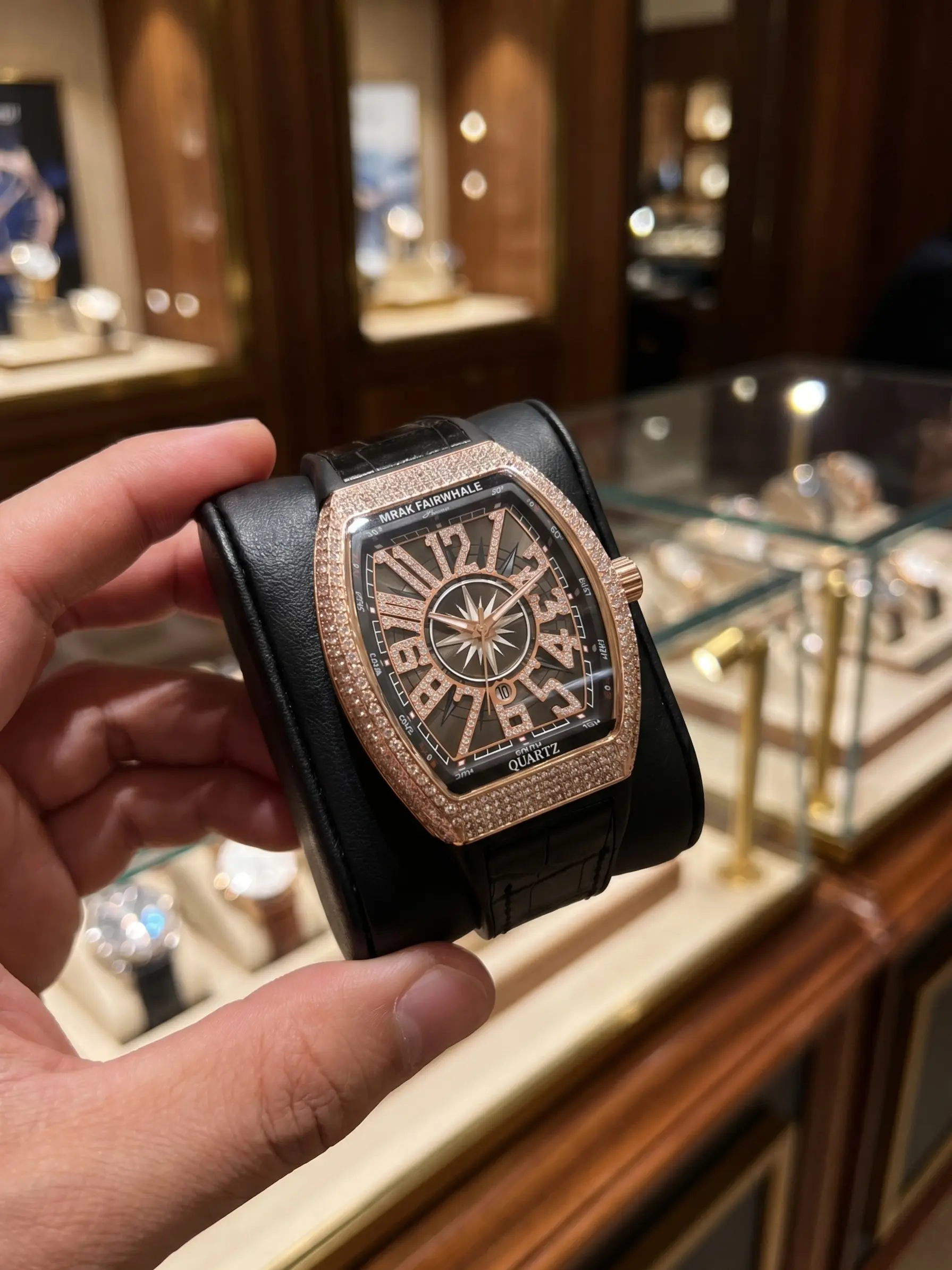 Mark Fairwhale Men's Quartz Watch, Analogue Quartz Watch, Diamond Encrusted Watch, Fashionable Waterproof Diamond-Studded, Elegant Barrel Shape, High-End Style, Fw-5027