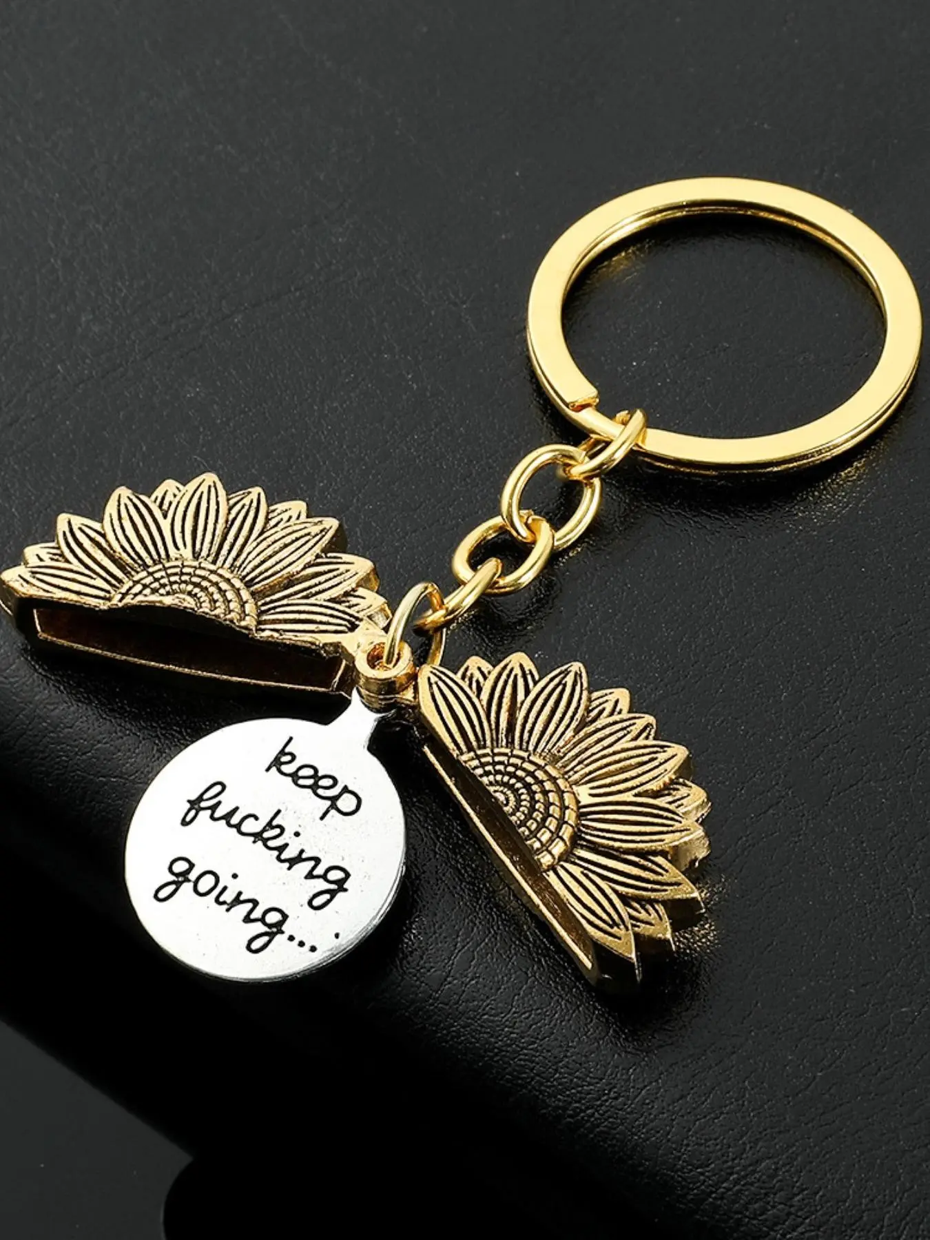Vintage Sunflower Metal Keychain, Unisex Inspirational Round Tag, Pendant with Silver Color Engraving, Perfect Gift for Friends