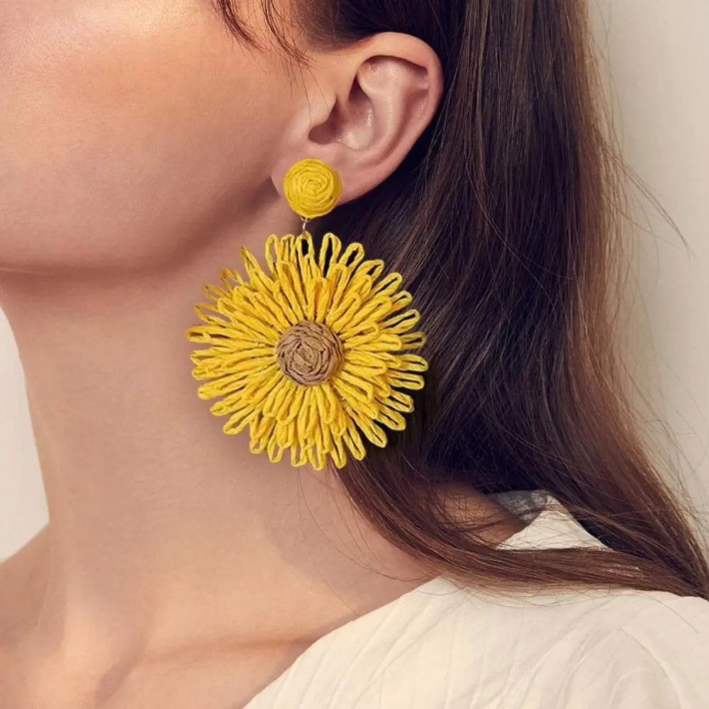 Women's Artisan Handwoven Crocheted Raffia Dangle Sunflower Earrings - 9.5g Female Lightweight Coastal Boho High-End Jewelry for Summer Beach Vacation, Beachwear Accessory, Floral, Flowers, Drop Earrings, Raffia Grass, 9.5 Grams