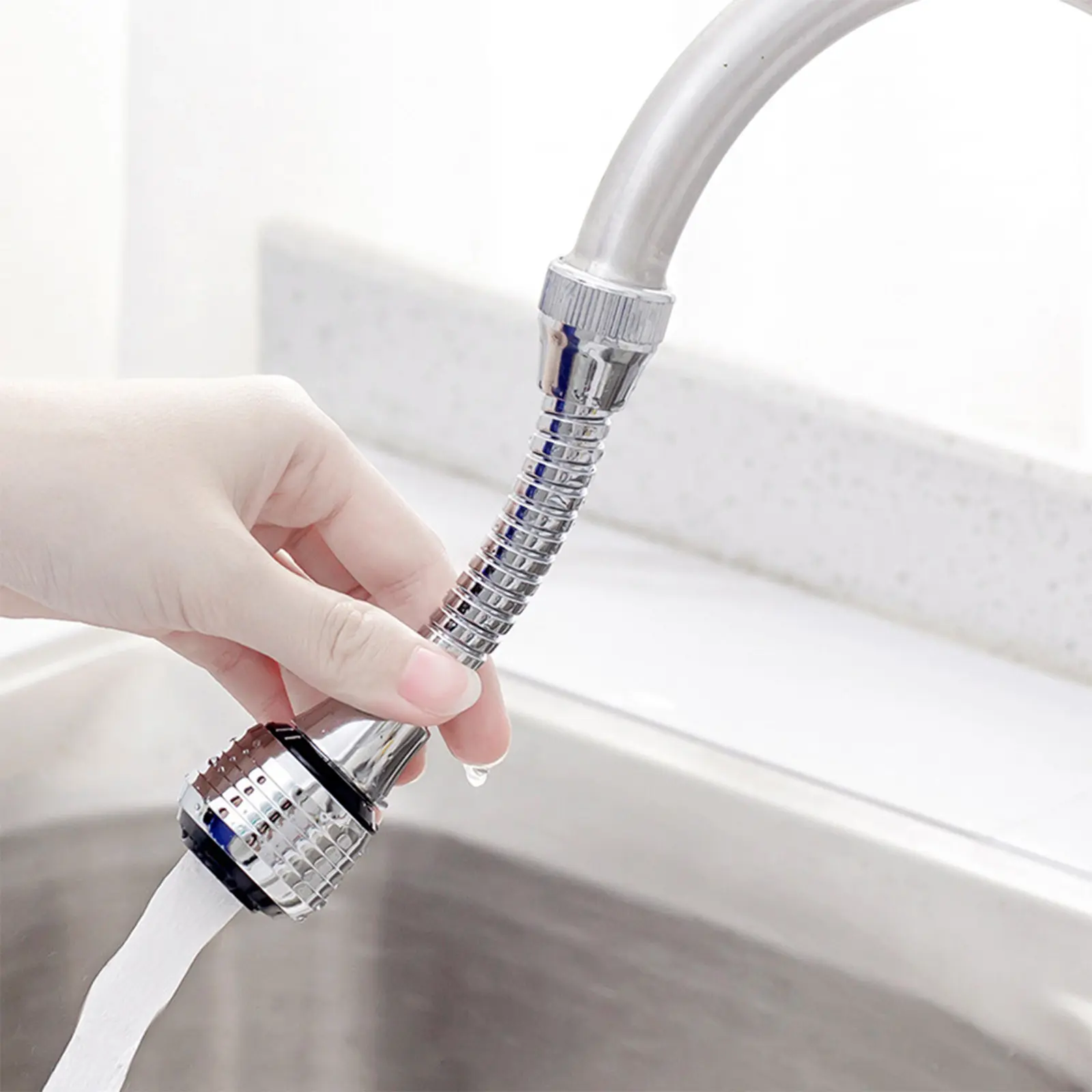 1pc Heavy-duty Faucet Extender with 360° Rotating Spray Head - High Water Pressure Booster, 2-in-1 Shower and Spray Modes, Tool-free Installation, Suitable for Kitchen/bathroom Sinks and Faucets.