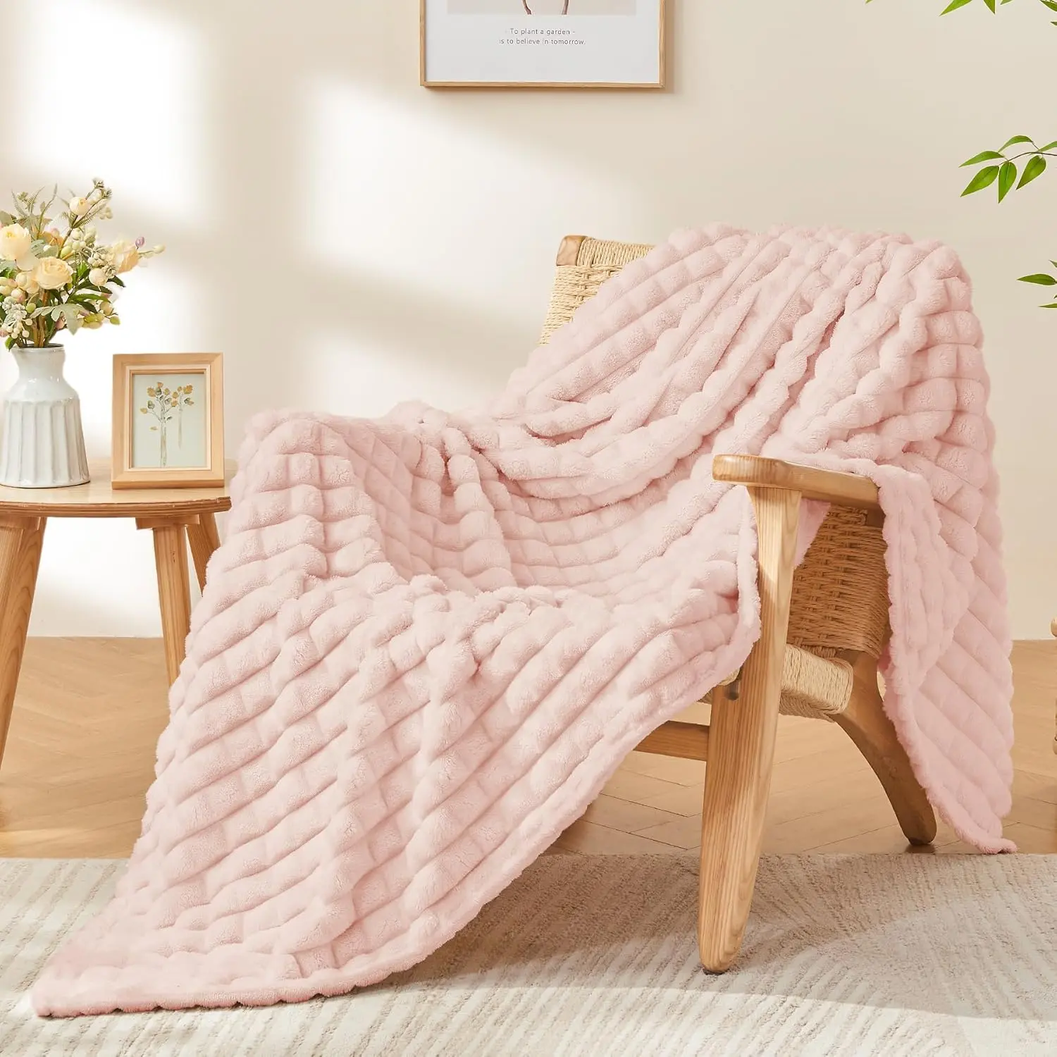 Pink Throw Blanket for Couch - Soft Lightweight 3D Checkered Fuzzy Fleece Blanket, Luxurious Plush Cozy Summer Blanket for Home Room Decor, Gift for, 50x60 inches