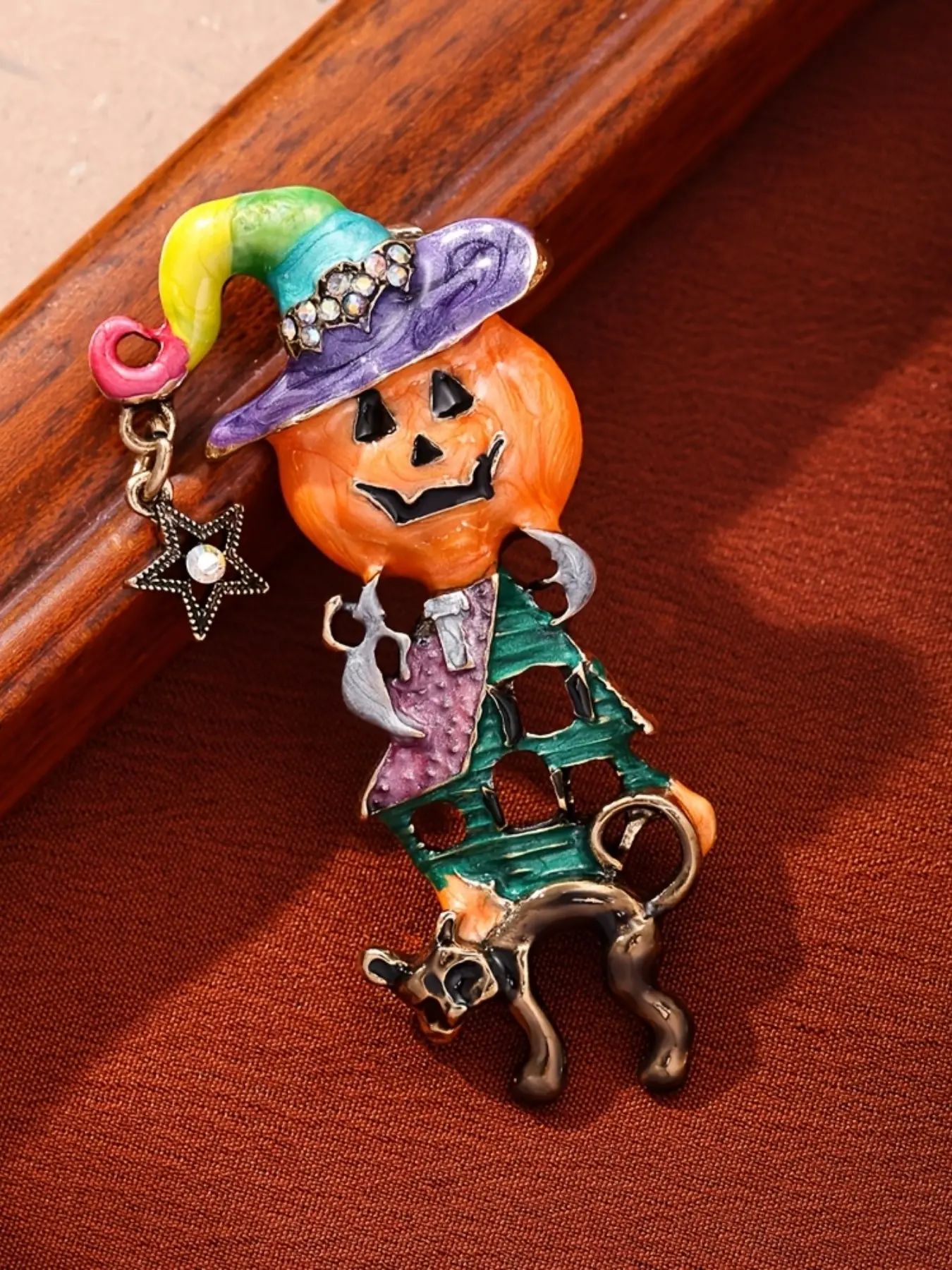 Shiny Rhinestone Halloween Brooches for Women, Ghost Pumpkin Witch Skull Bat Lapel Pins Set, Viral TikTok Festival Jewelry Gift for Halloween Party & Costume