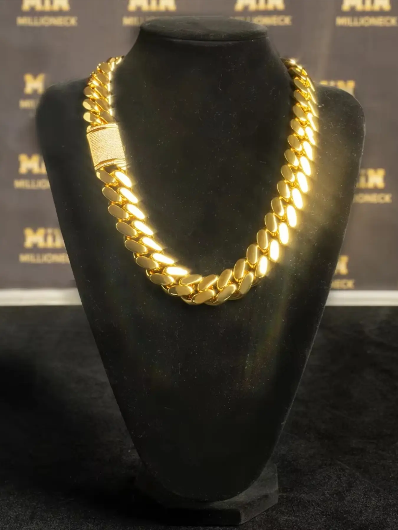 Necklace 22mm Cuban Chain Miami Chain Miami Chain Necklace, Plain Weave Miami Cuban Chain, Retro Classic Hip Hop Design, Solid Thickened Chain Body Heavy and Textured, Men's Trend Jewelry, Thanksgiving Halloween Gift