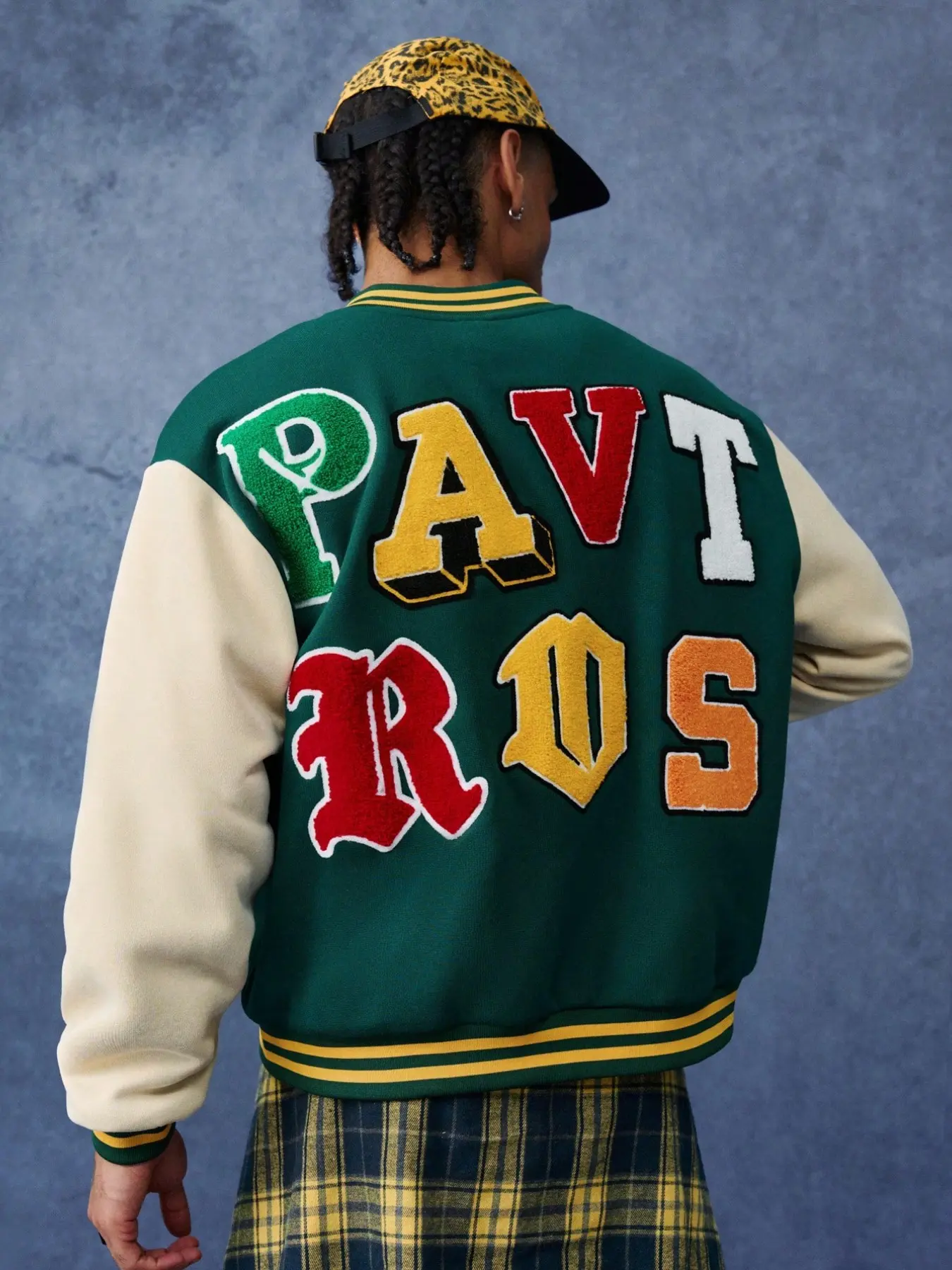 Vintage Green Varsity Jacket with Contrast Cream Sleeves, Multi-Font Colorful Chenille Letter Patch Heavyweight Bomber Jacket, Casual Unisex Preppy College Style Baseball Uniform OOTD