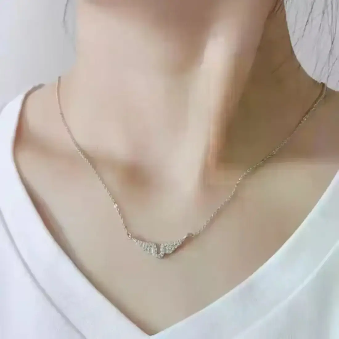 Angel Wing Necklace for Women, Dainty Sparkling Wing Pendant Necklace, Titanium Steel Clavicle Chain, Elegant Faith Inspired Jewelry for Daily Wear, Party, Date Night & Gift