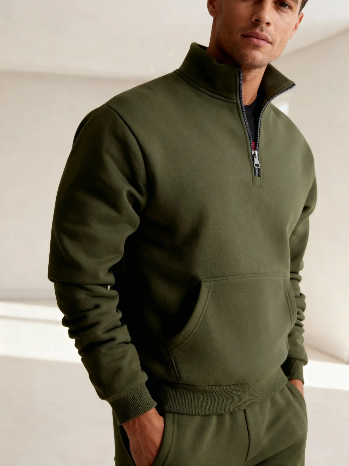 Men's Half-Zip Stand Collar Sweatshirt with Kangaroo Pocket, Fleece Lined Warm Pullover, Casual Sportswear for Fall Winter