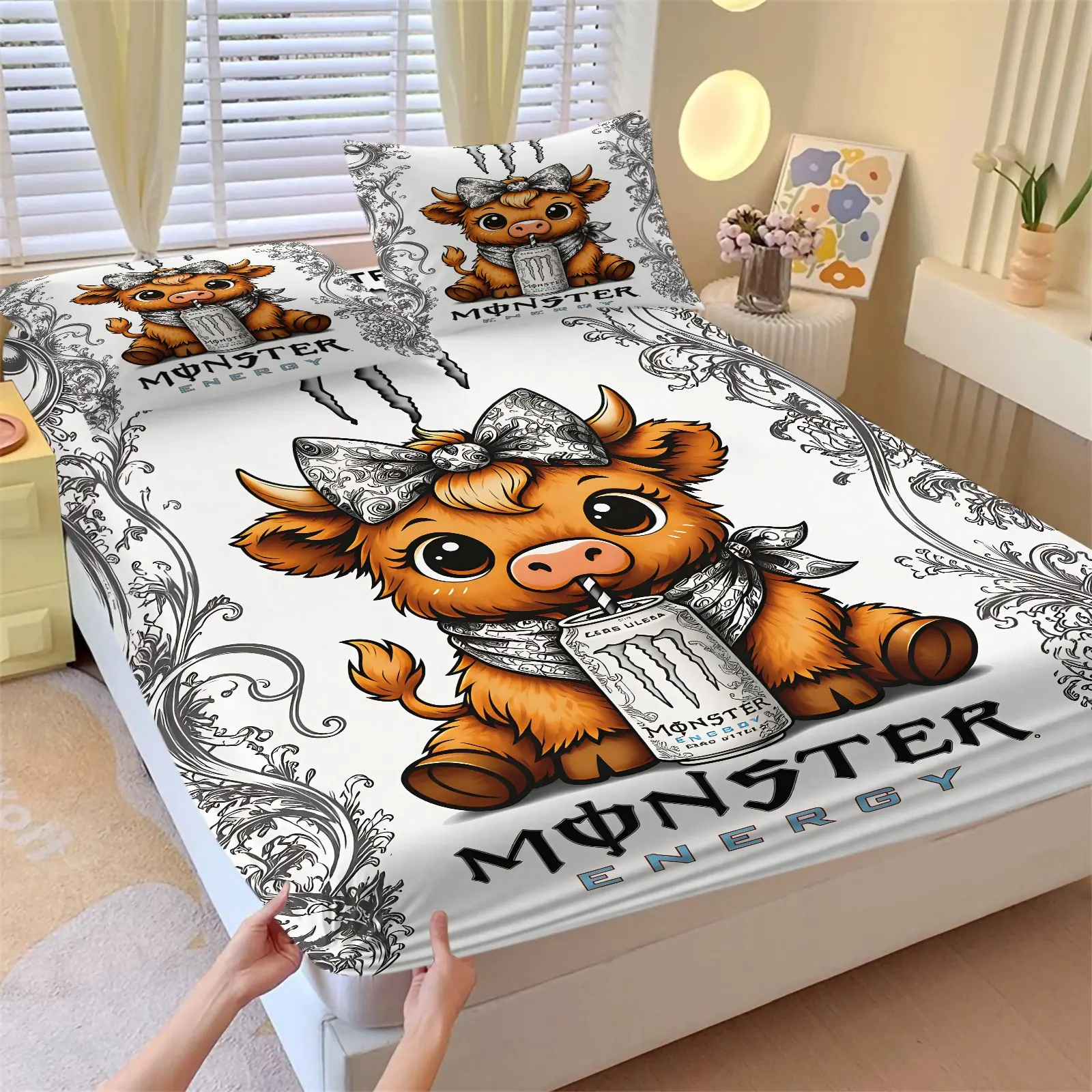 White Background Highland Cow Monster Energy Drink Print Fitted Sheet Set (1 Fitted Sheet + 2 Pillowcases), Elastic Breathable Microfiber Bedding, Non-Slip Deep Pocket Mattress Protector, Vintage Baroque Frame Cute Animal Decor For Girls & Teen Room