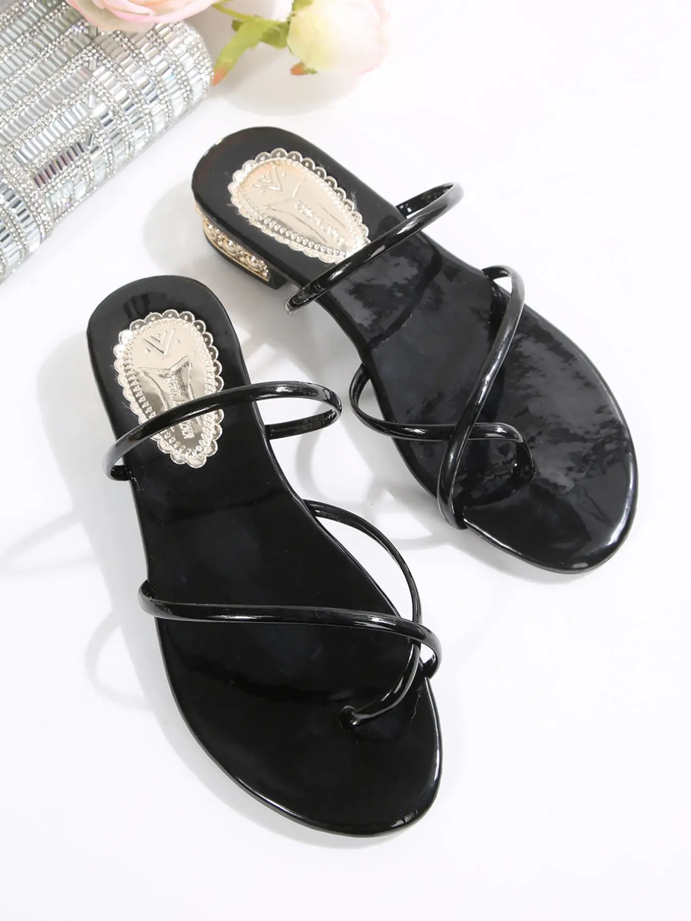 Mini Metal Embossed Low Heel Shoes, Slight Height Boost, Stable Thick Sole, Comfortable for Long Walks, Ideal for Short Stature