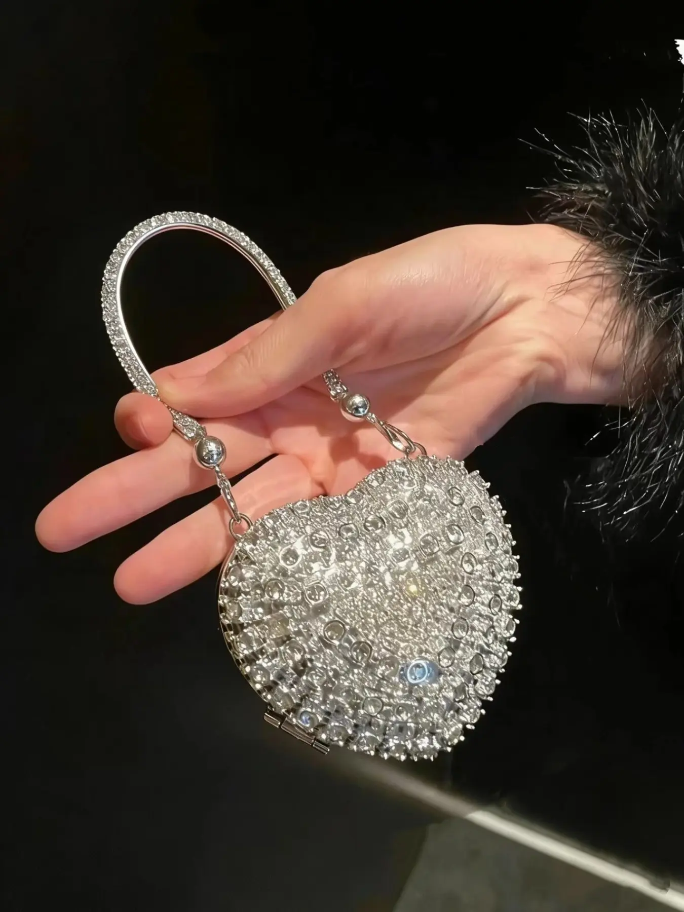 Shimmering Cute Mini Rhinestone Heart Handbag, Silver Color Luxury Crystal Decor, Formal Evening Bag for Wedding Party, Chic Bag