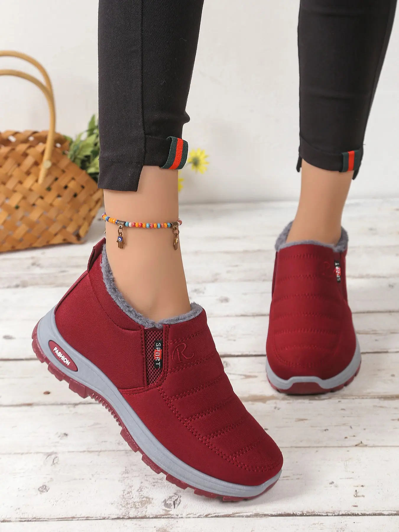 New Winter Fleece Lined Fluffy Snow Boots for Women, Slip-On Warm Cotton Shoes, Thick Sole Comfortable Short Boots, Lightweight Outdoor Fur Boots