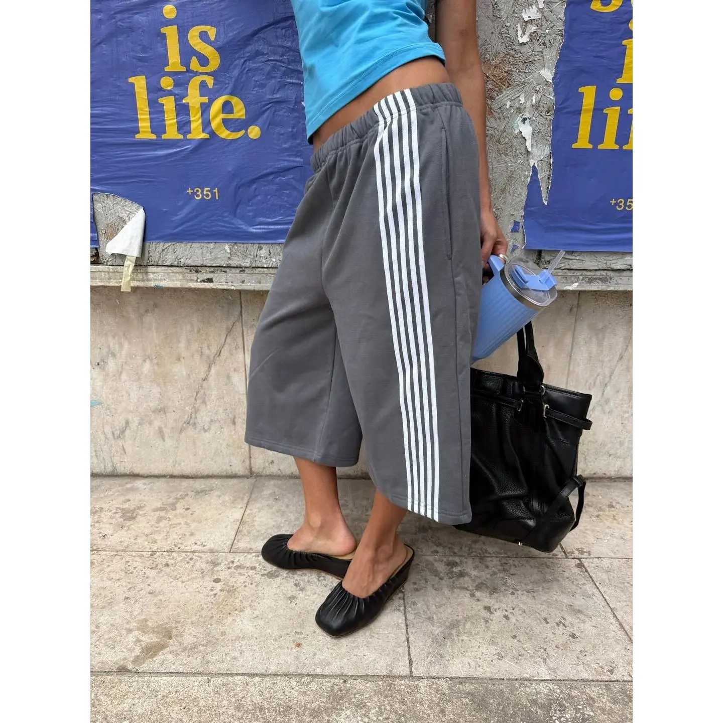 Women Elastic Waist Striped Knee Length Sweat Short  Loose Fit Wide Leg Casual Capri Bermuda Pants with Side Pockets