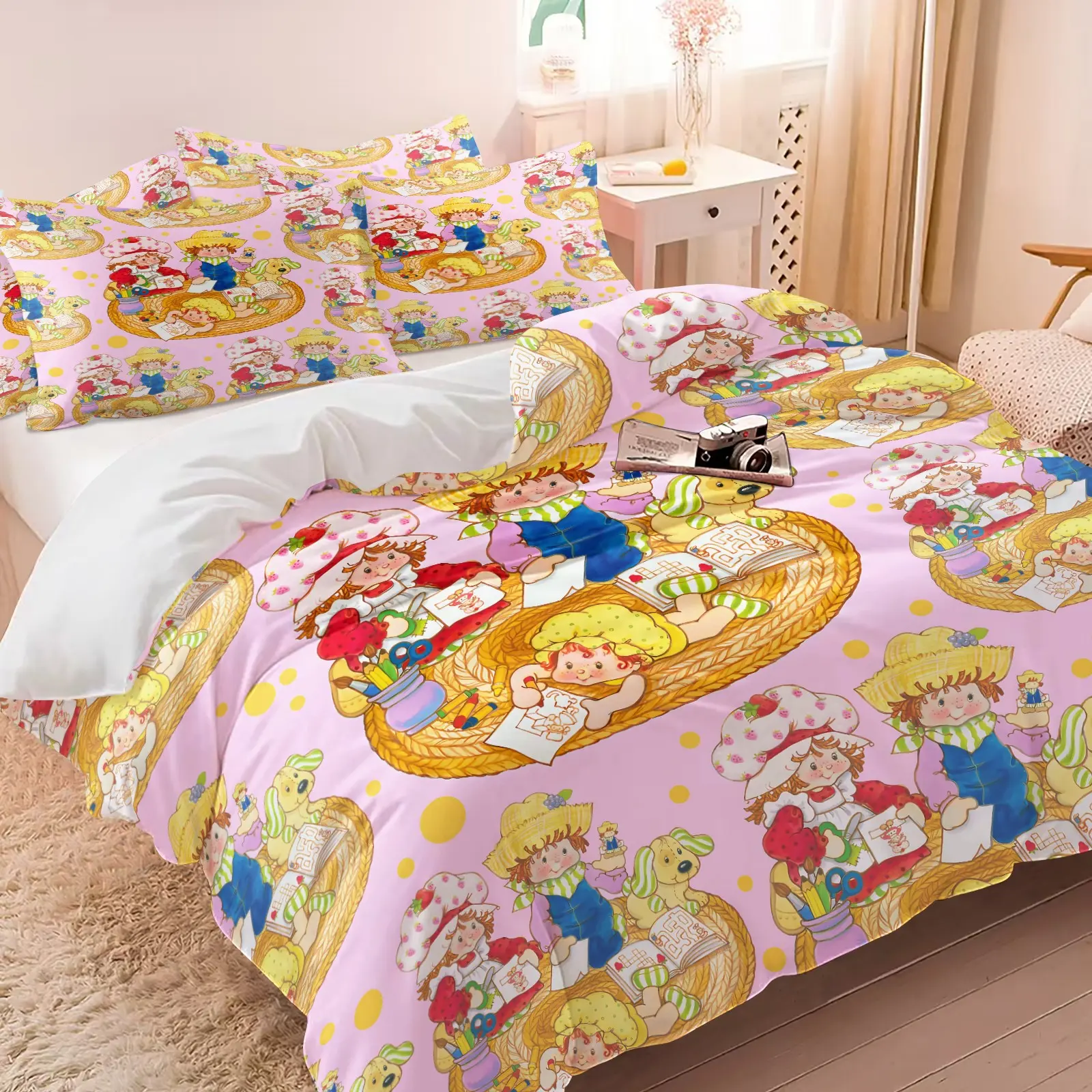 Strawberry Shortcake Cartoon Duvet Cover Set, Decorative Duvet Cover, Includes 1 Duvet Cover + 1/2 Pillowcases, Soft Skin-Friendly Fabric, Pink Background Cute Character Full Print Bedding, Decor For Bedrooms, Dorms & Girls