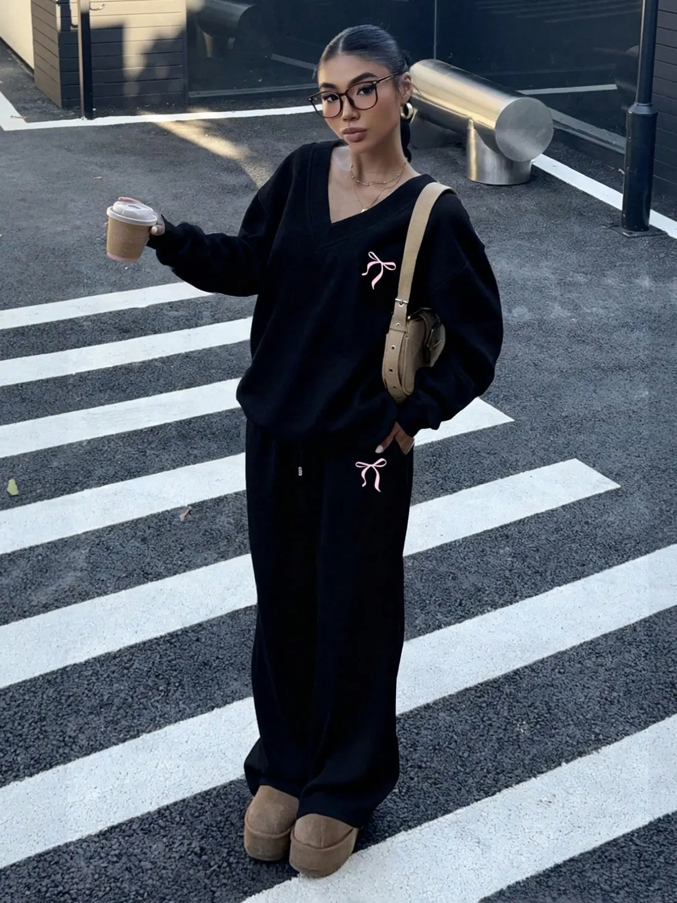 Women's Sweet Cool Bow Print Two-Piece Set, V-Neck Long Sleeve Sweatshirt + Drawstring Wide Leg Pants, Loose Fit Casual