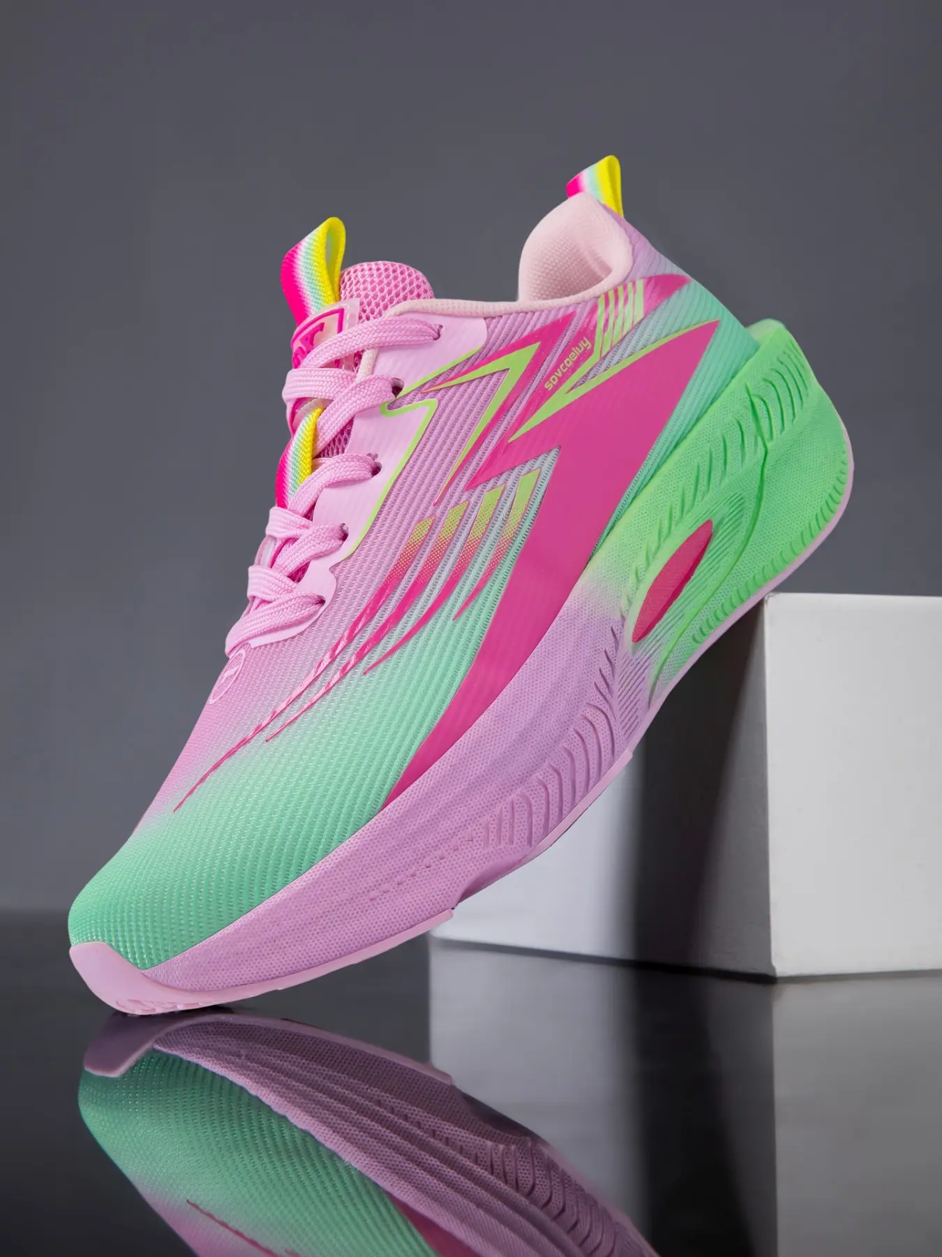Fashion Outdoor Sports Shoes, Comfortable Anti-Slip Athletic Shoes for Women, Lace-Up Round Toe Sneakers Design, Ideal for Active Lifestyle