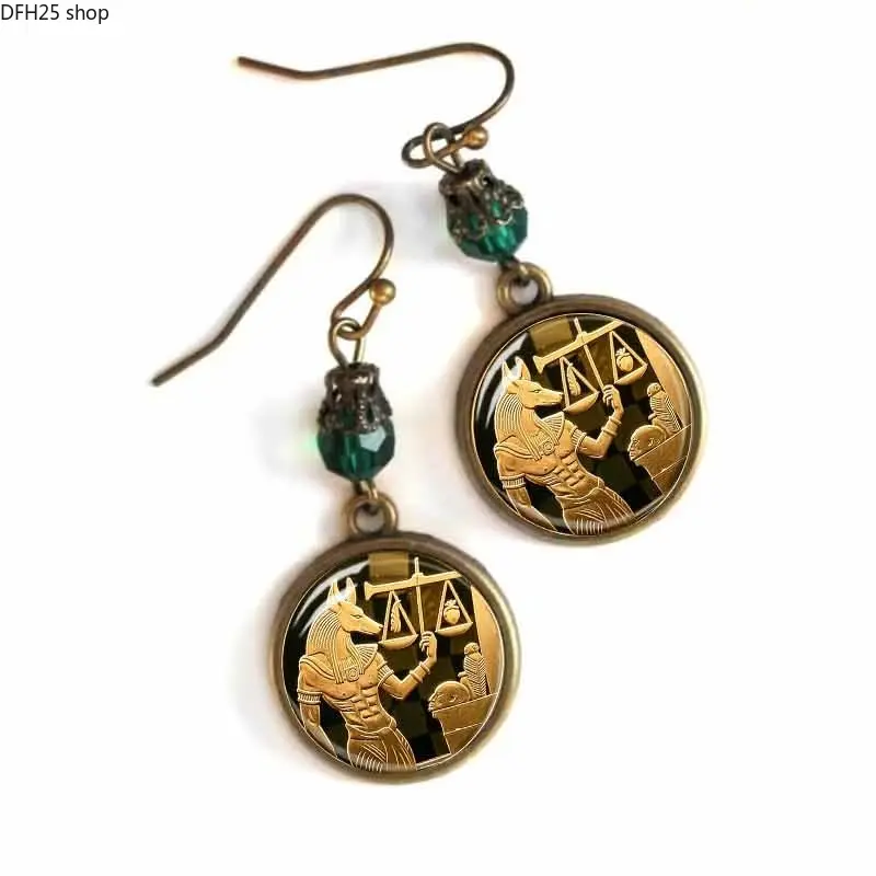 Vintage Snake Coin Pendant Necklace for Women Daily Wear and Outfit Styling, Bohemian Alloy Jewelry Accessory with Retro Ethnic Artistic Design for Casual Fashion Street Look