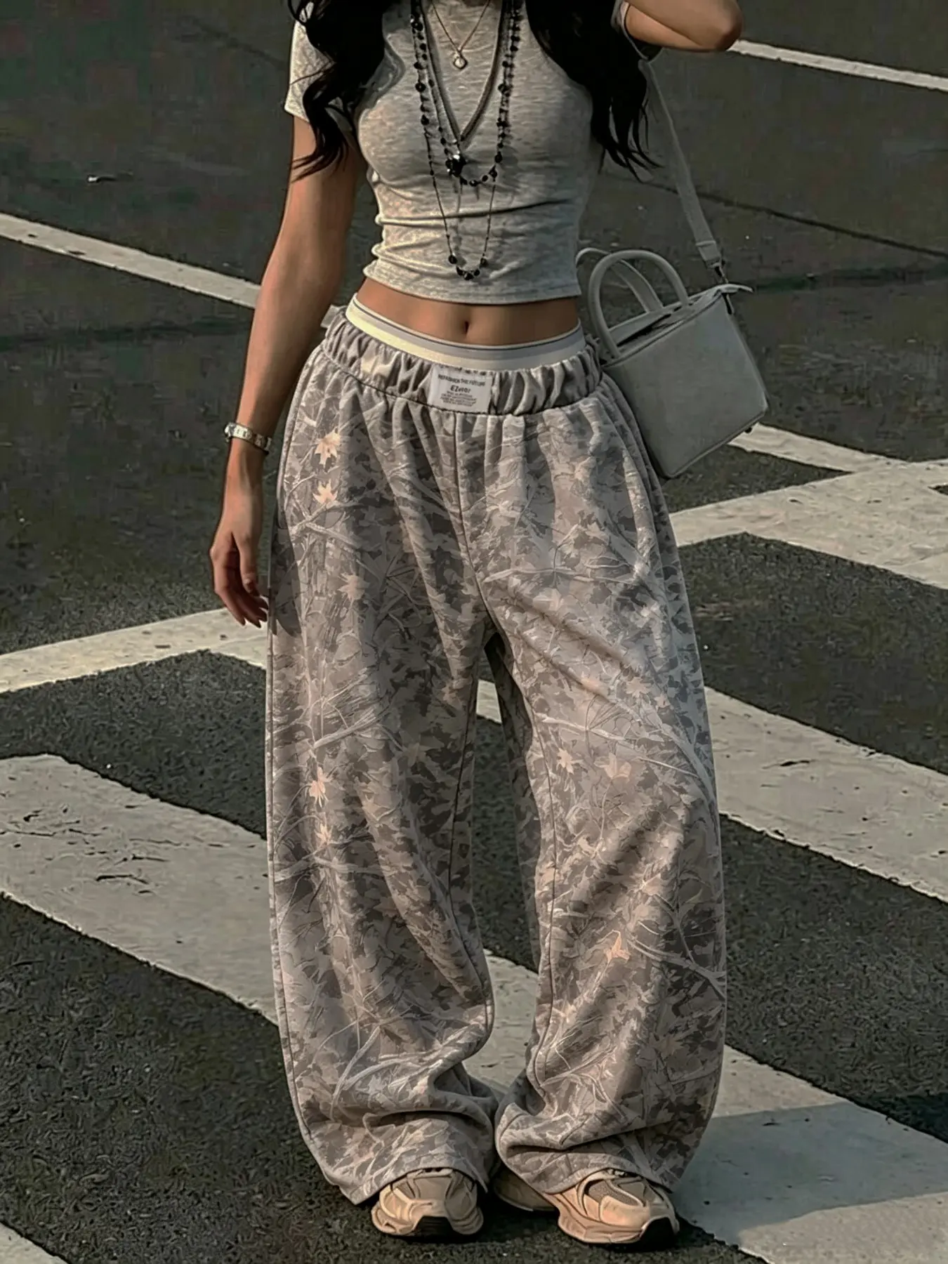 Y2K American Retro Tree Camouflage Print Wide Leg Baggy Pants, Elastic Waist Loose Casual Sweatpants, Streetwear Sexy Slim Bottoms For Women, Perfect For Daily Street Style, Campus Commute, Lazy Home Wear