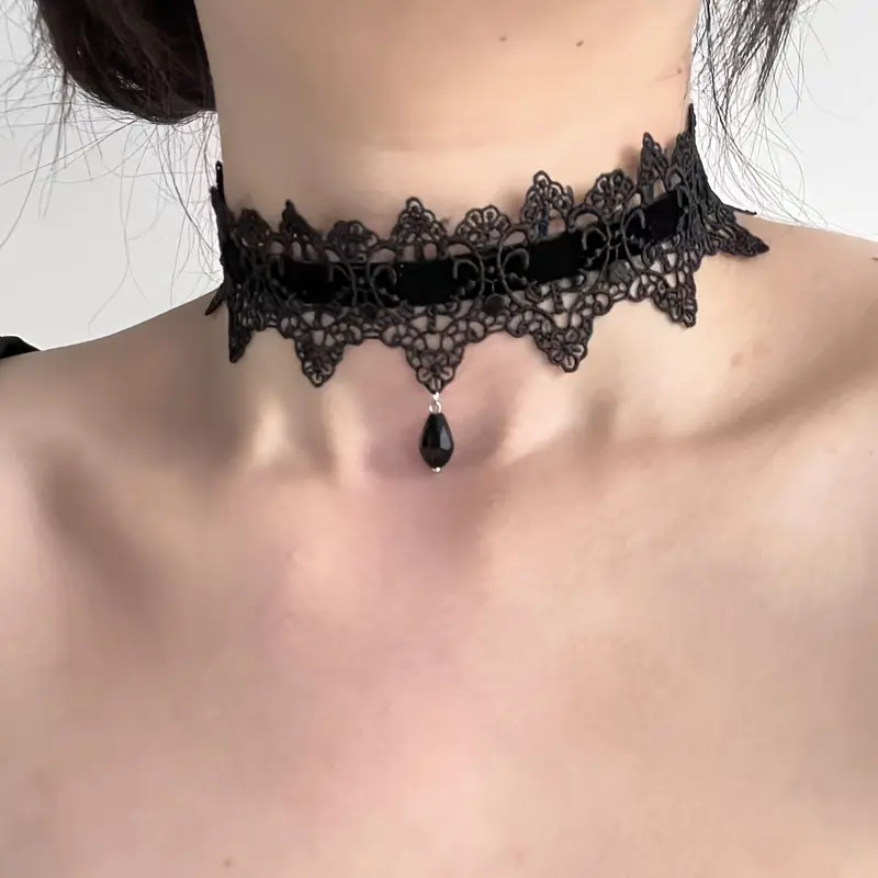 1 piece Y2K Gothic style burgundy and black lace collar necklace - velvet-woven resin chain with heart and star patterns, Valentine's Day party accessory for women, elegant jewelry gift for all year round, shiny necklace, sexy style item, fashionable craf