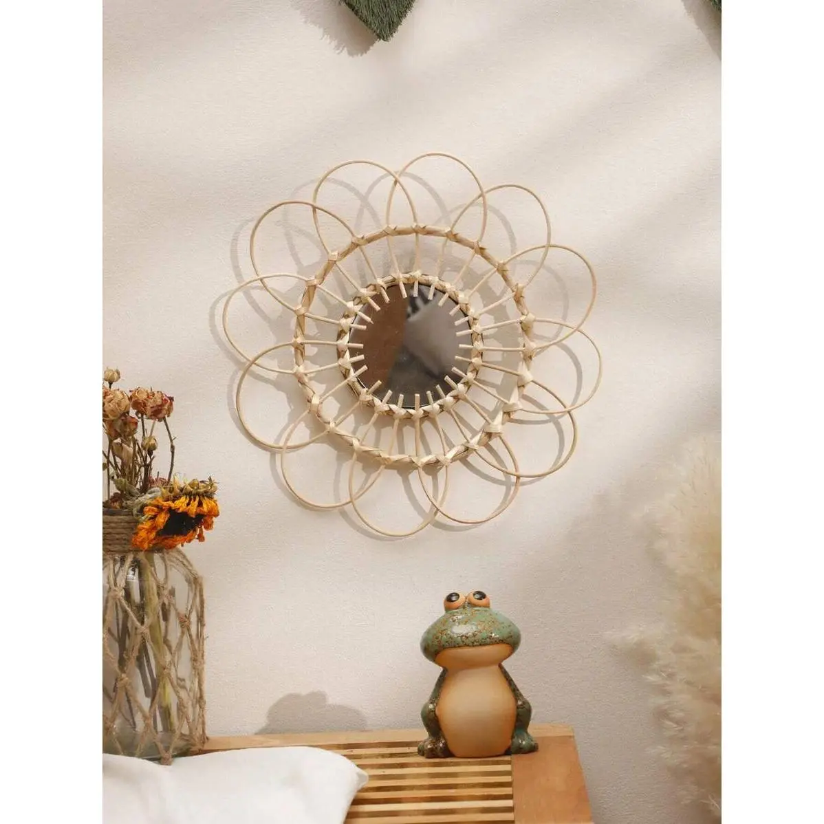 1pc Hanging Mirror Rattan Sunflower Circular Wall Mirror Decor, Handmade Rattan Mirror, Wicker Rattan Decorative Hanging Bamboo Glass Mirror - Flower Design, Bathroom Wicker Dressing Makeup Mirrors Glass For Living Room Hallway,Home Decor ,