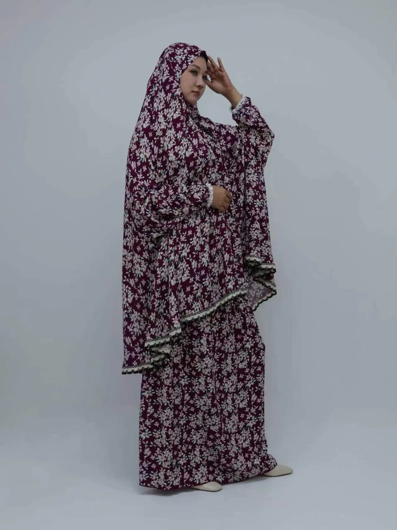 Two-piece Set Women's Ditsy Floral Print Contrast Lace Long Sleeve Abaya Hijab Top & Bottom Set, Modest Casual Batwing Sleeve Maxi Muslim Clothing for Daily Wear, Outfit Sets Women Modesty, Fashion Muslim Set