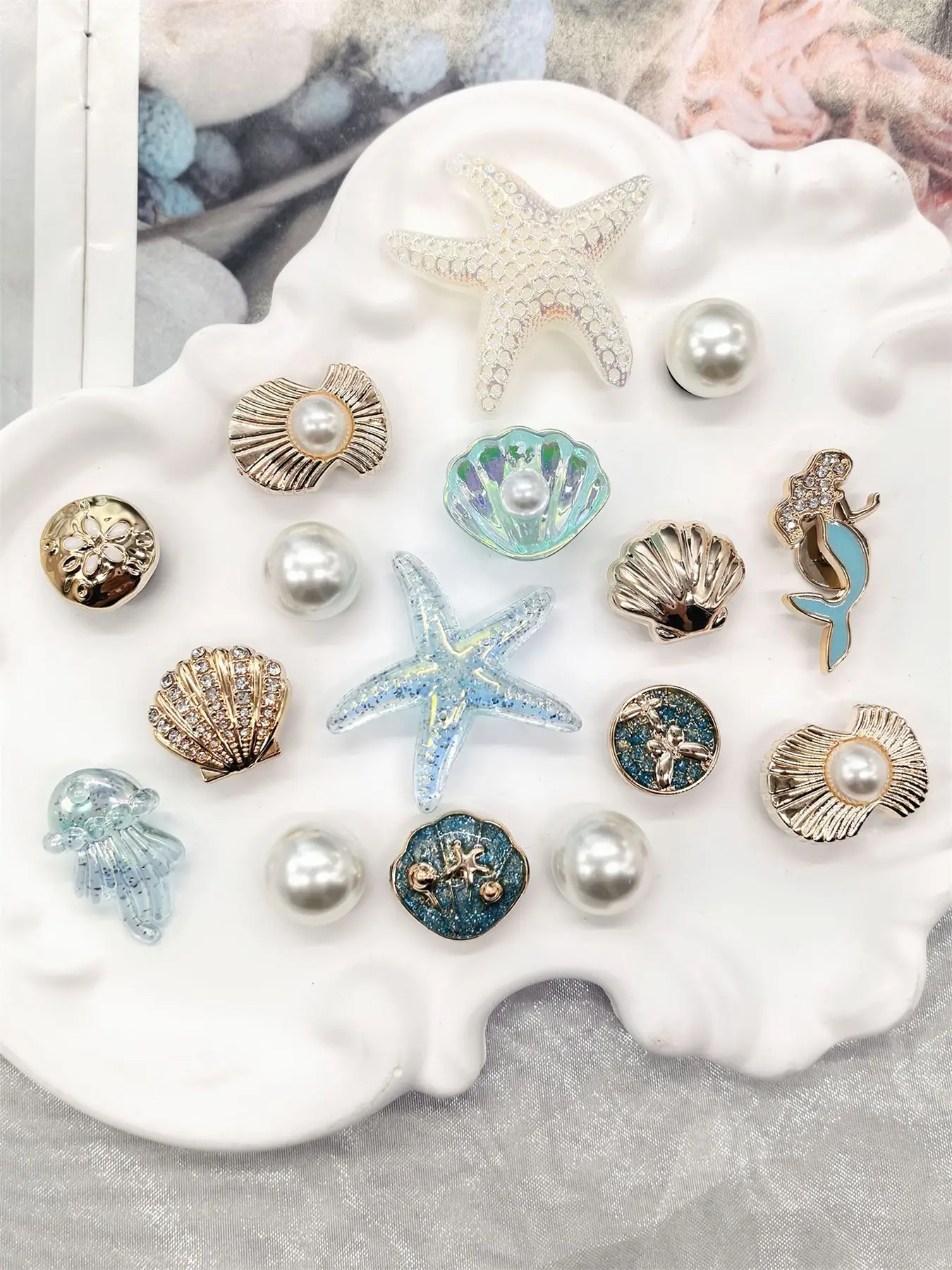 16PCS Ocean Starfish ABS Shoe Charms Set, Decorative Shoe Accessories, Rhinestone Scallop Shell Mermaid Clogs Shoe Buckles DIY Decorations Artificial Pearls Shoe Clips Ornaments Women Bubble Slides Slippers Sandals Garden Shoes Beach Bag Decor Party Gifts