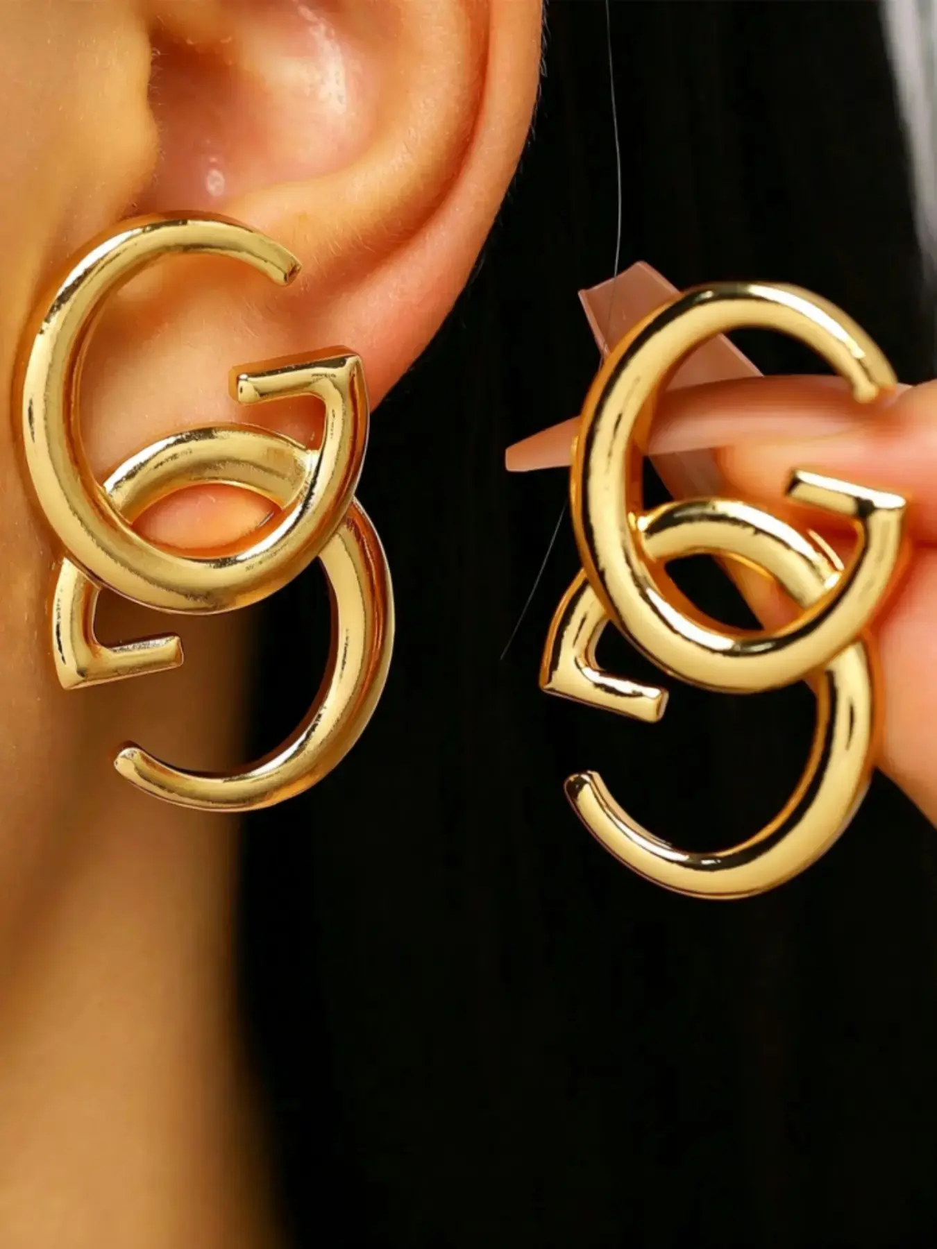 Ligui geometric double-G earrings, available in a variety of colors, simple and stylish women's accessories, casual style, suitable for all seasons.
