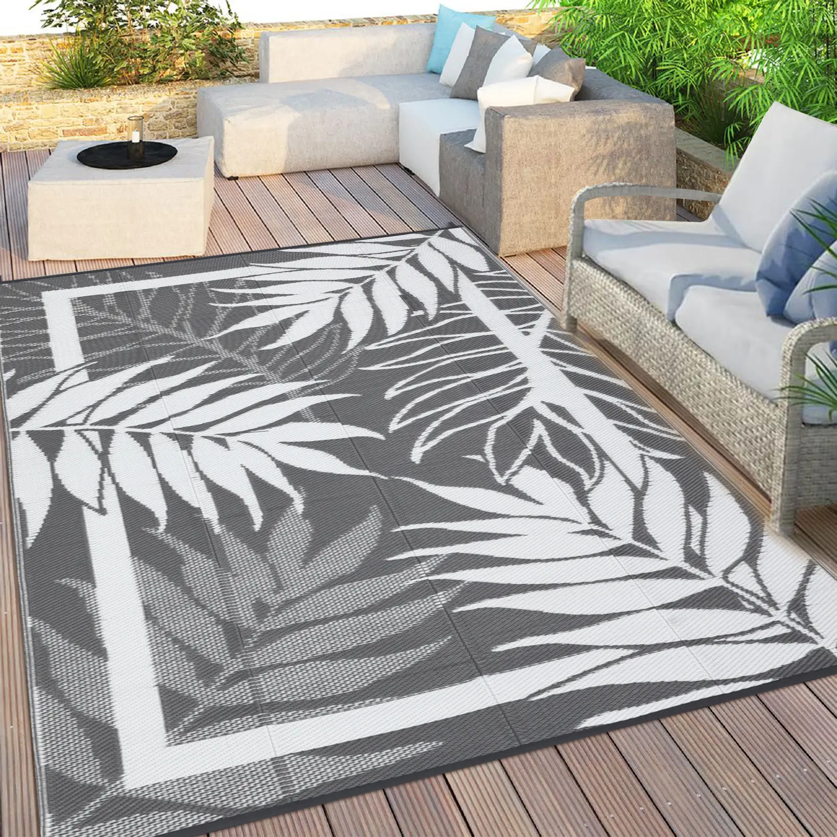 Outdoor Plastic Mat - Easy Clean Mats, Decorative Modern Design Carpet Portable Area Rugs for Garden Backyard