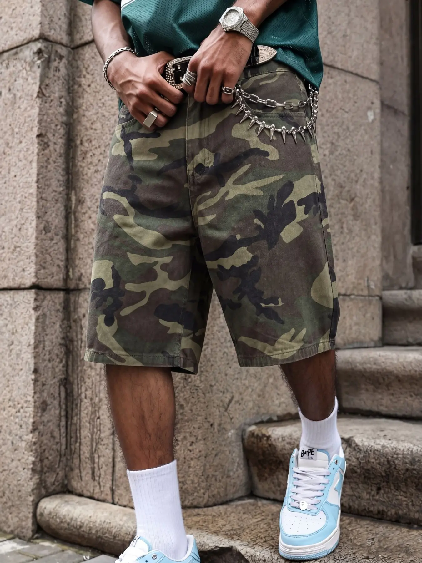 Men's vintage denim shorts, loose wide-leg fit, washed distressed craftsmanship street fashion vibe, summer breathable comfortable, suitable for leisure vacation and daily commute.