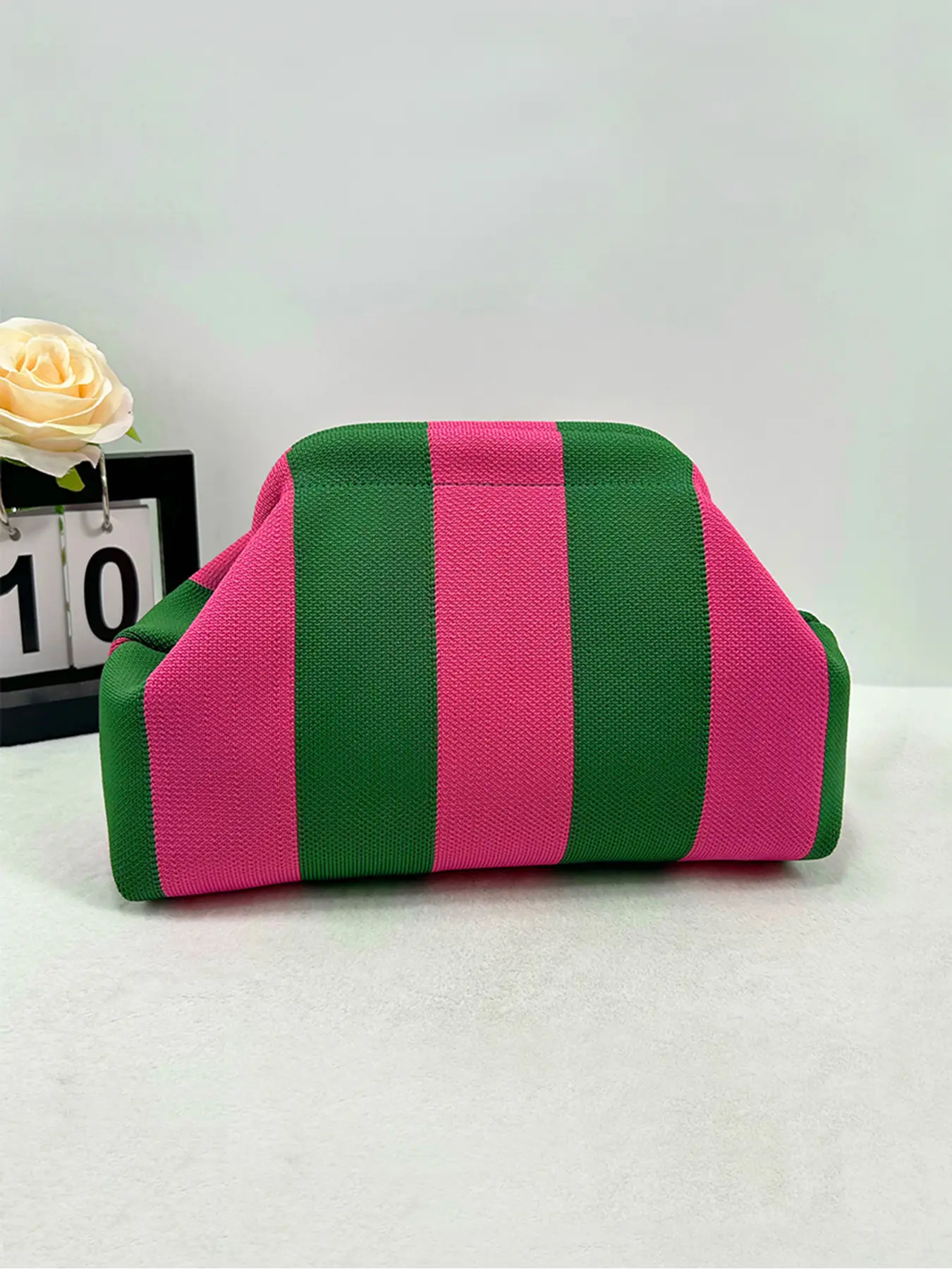 Fashion Daily Multicolor Striped Shell-Shaped Women's Bag, Simple Casual High-End Easy-to-Match Clutch, Suitable for Various Occasions such as Gatherings, Parties, and Banquets