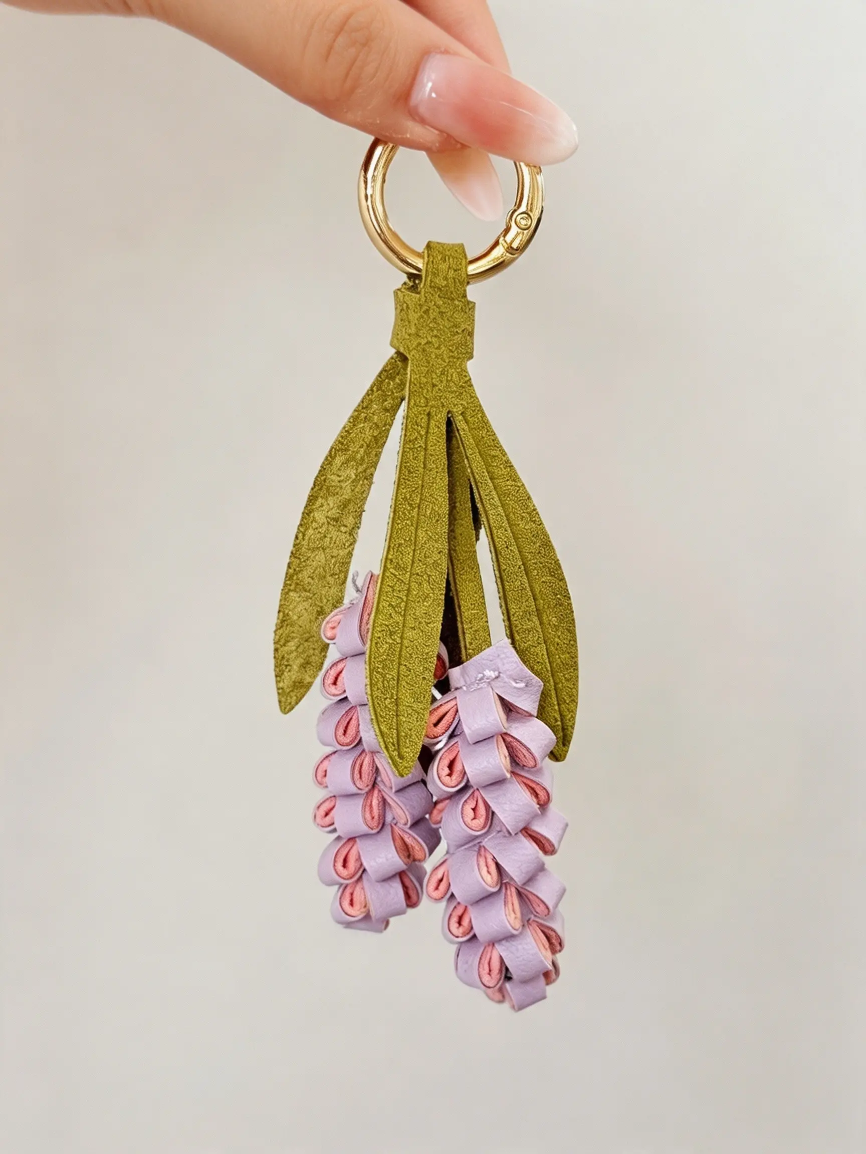Women's Handmade Lavender Flower Leather Keychain, Elegant Floral Bag Charm, Perfect Daily Accessory, Casual Style, All Seasons